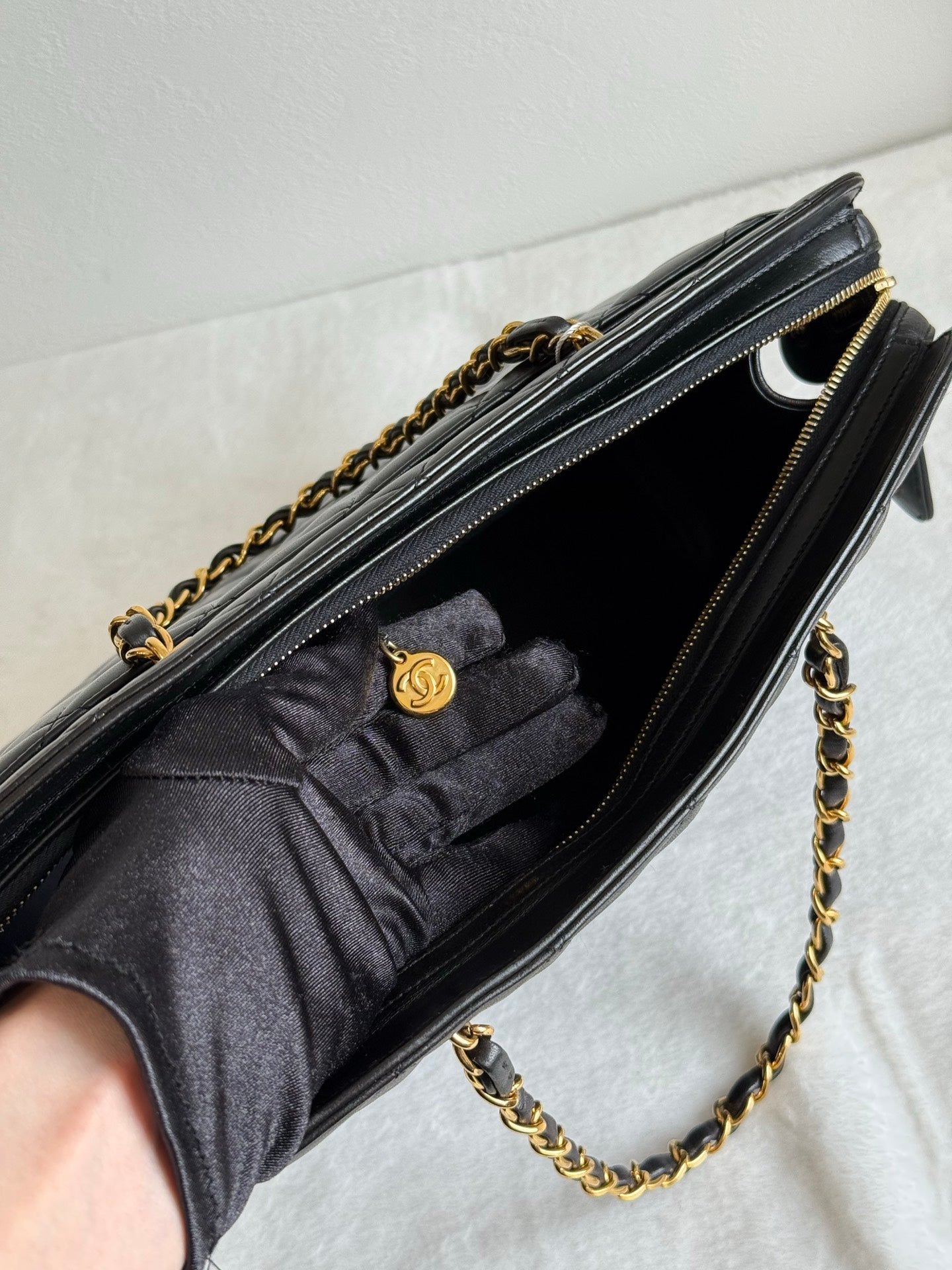 CHANEL Lambskin Quilted Chain Bag