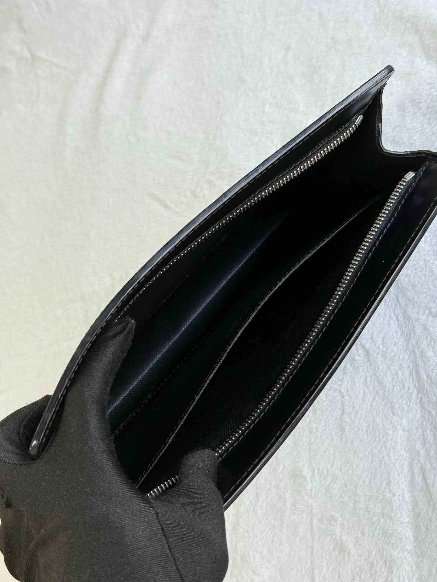 LOUIS VUITTON EPI Clutch Bag