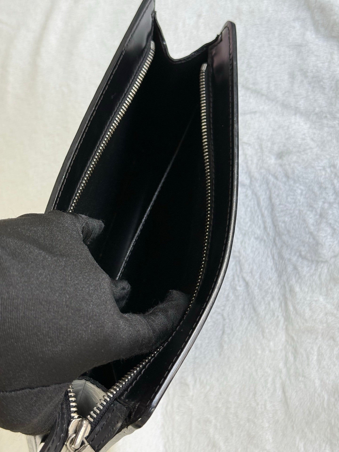 LOUIS VUITTON EPI Clutch Bag