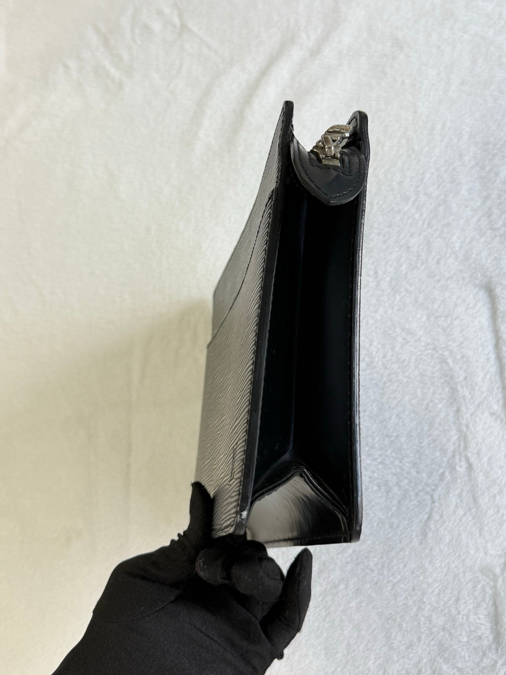 LOUIS VUITTON EPI Clutch Bag