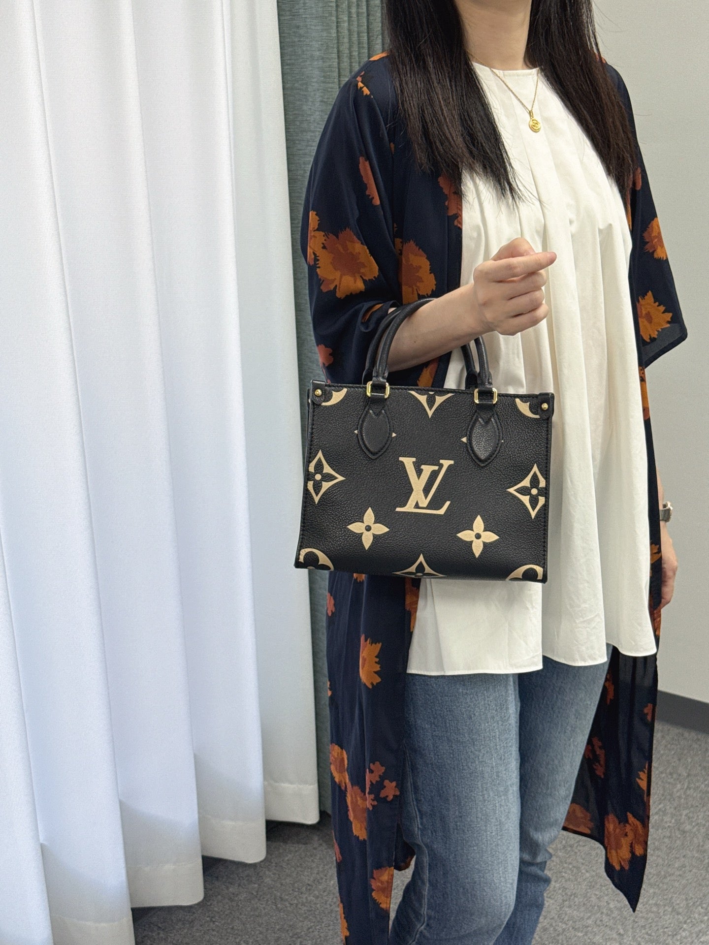 LOUIS VUITTON Onthego 2Ways Shoulder Bag