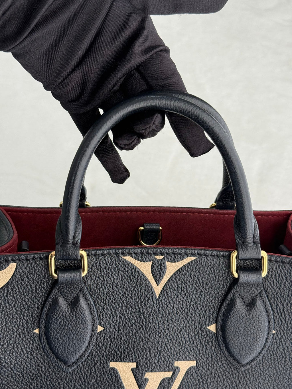 LOUIS VUITTON Onthego 2Ways Shoulder Bag