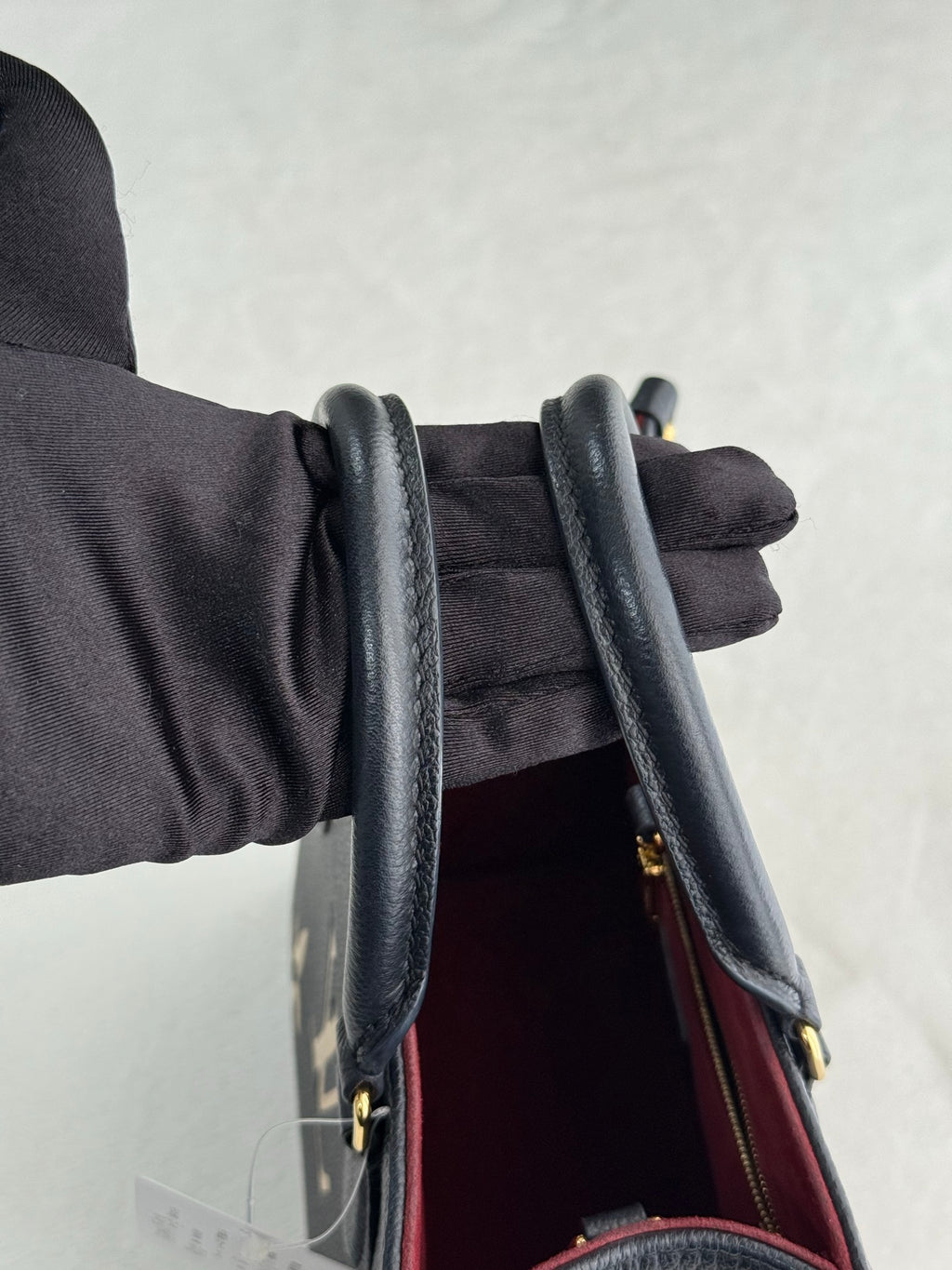 LOUIS VUITTON Onthego 2Ways Shoulder Bag