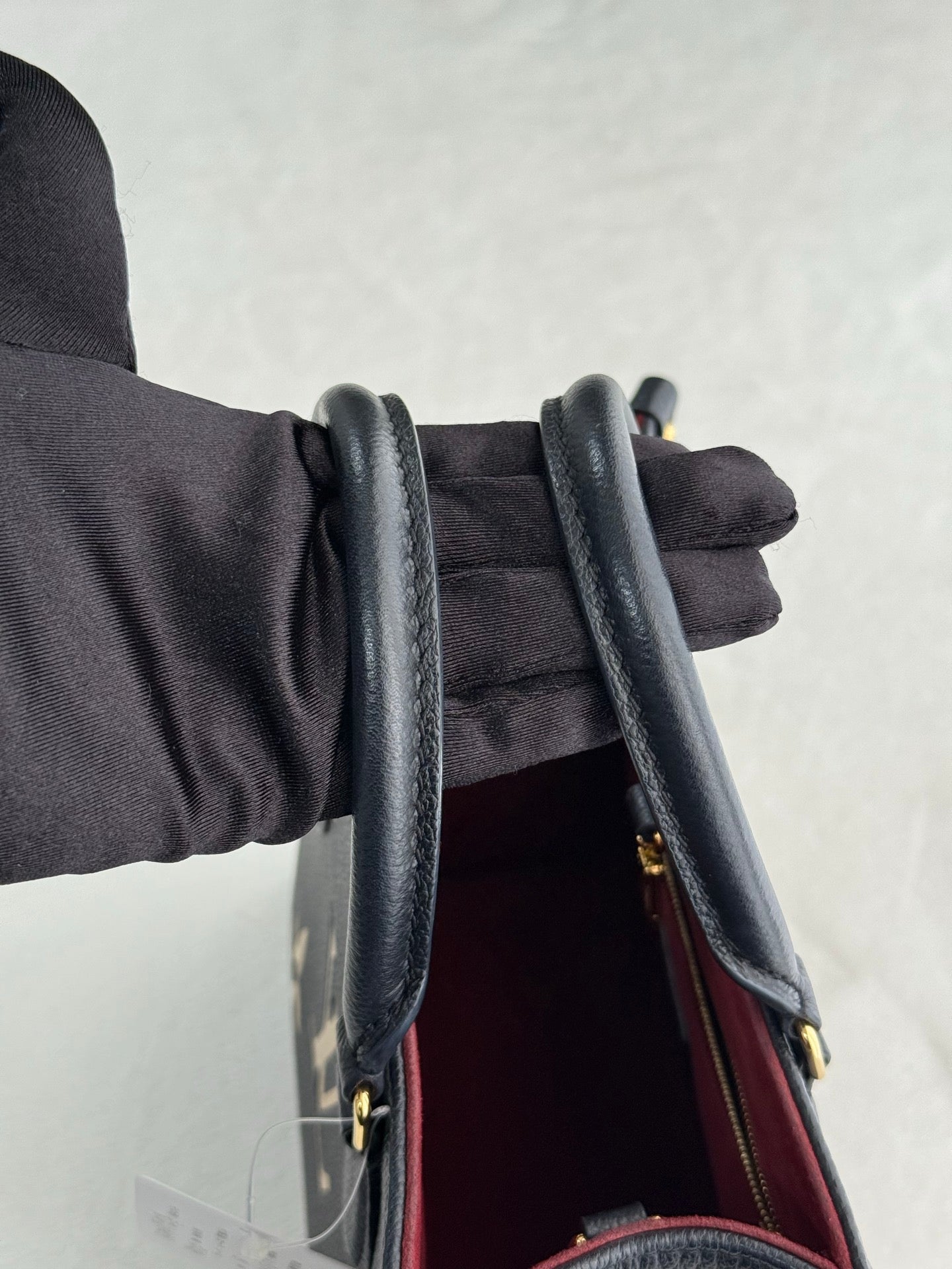 LOUIS VUITTON Onthego 2Ways Shoulder Bag