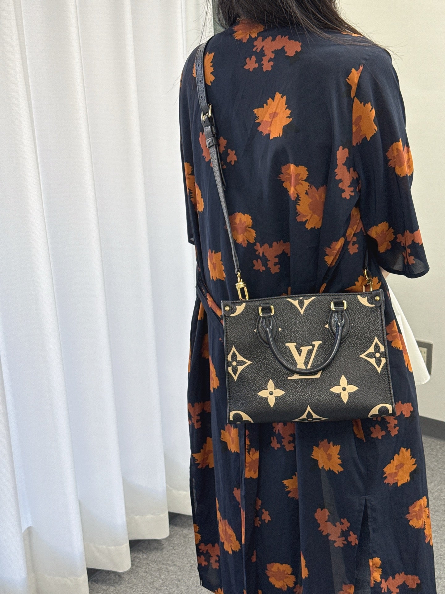 LOUIS VUITTON Onthego 2Ways Shoulder Bag
