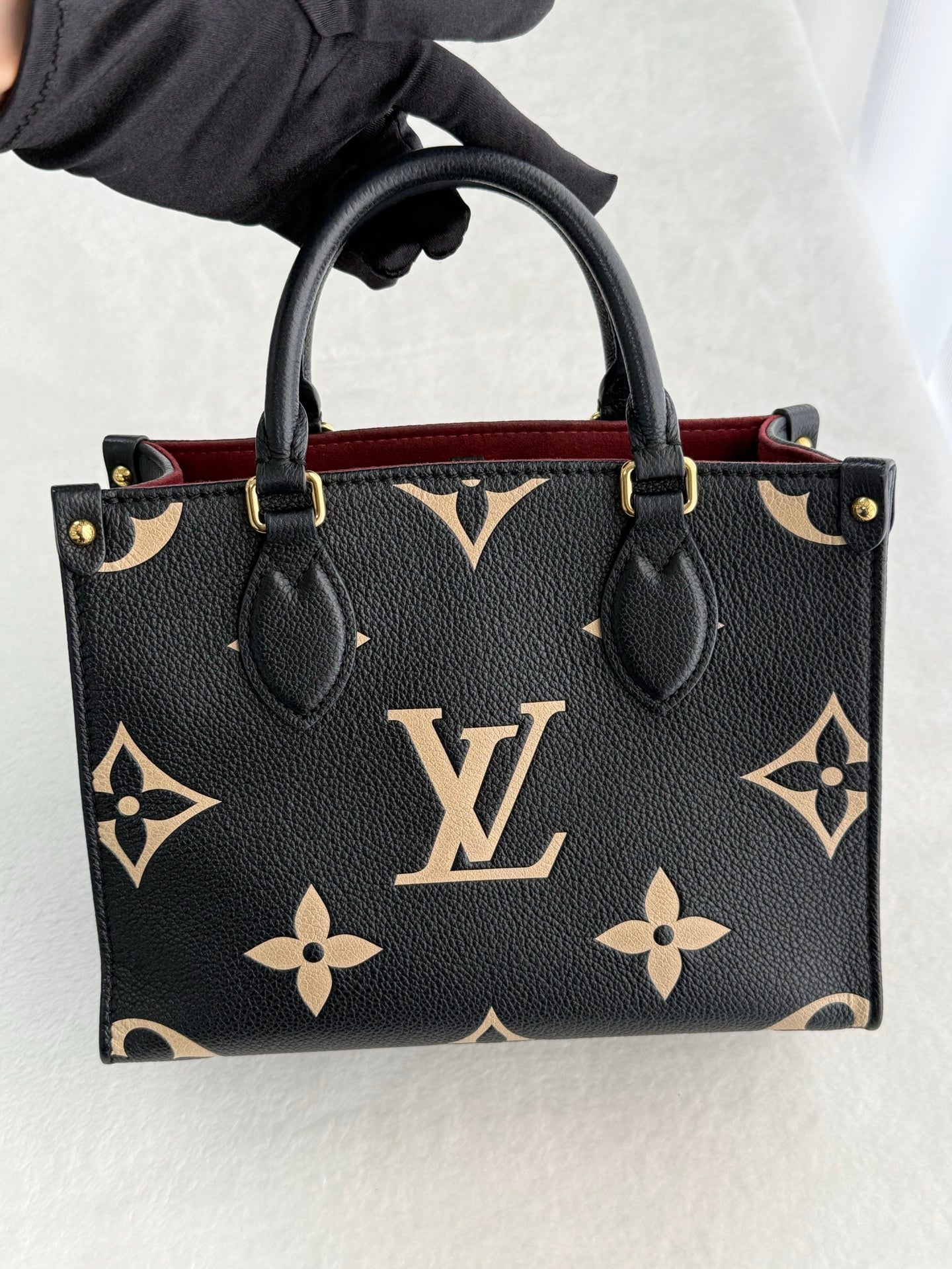 LOUIS VUITTON Onthego 2Ways Shoulder Bag