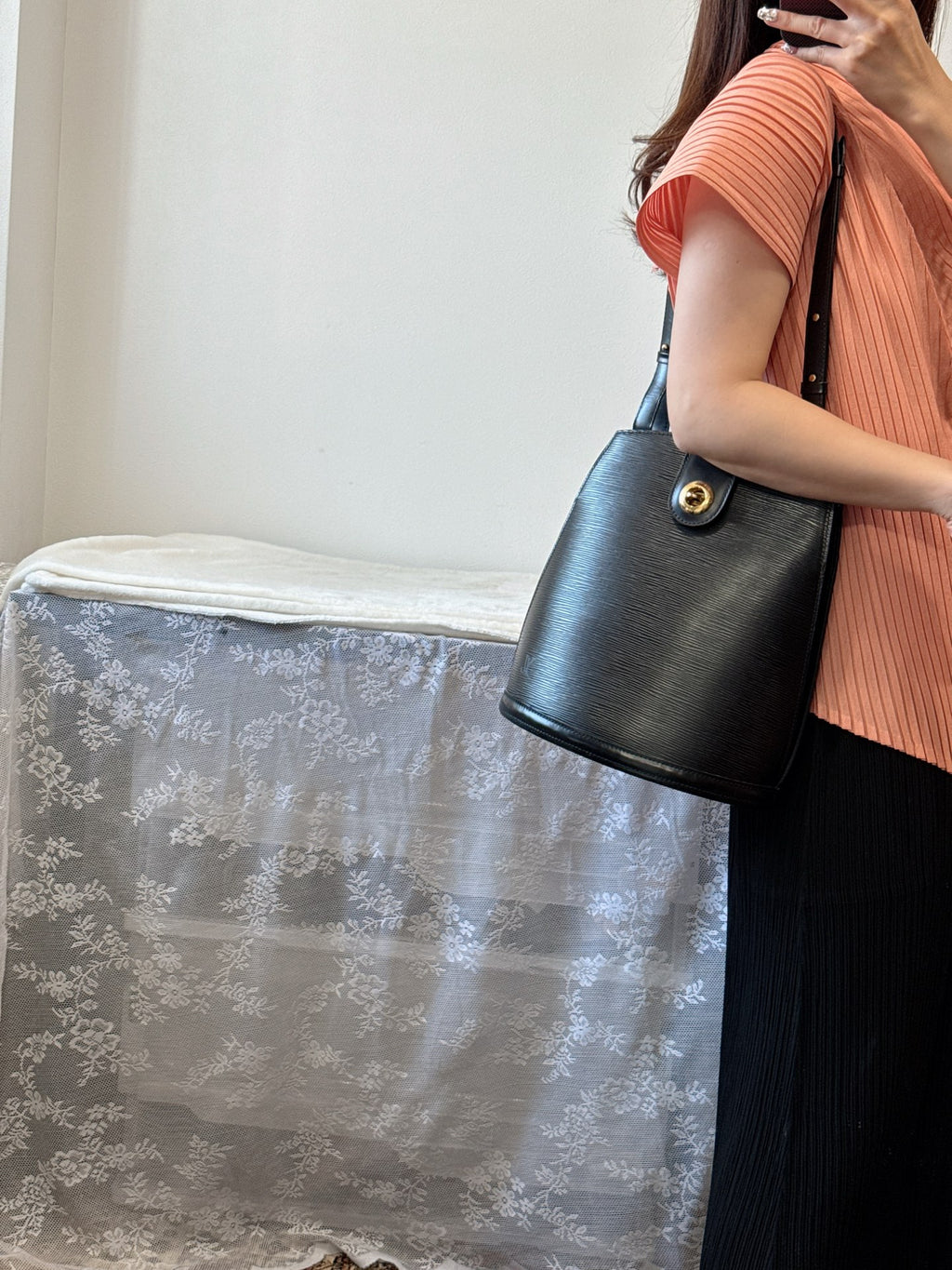 LOUIS VUITTON EPI Bucket Shoulder Bag