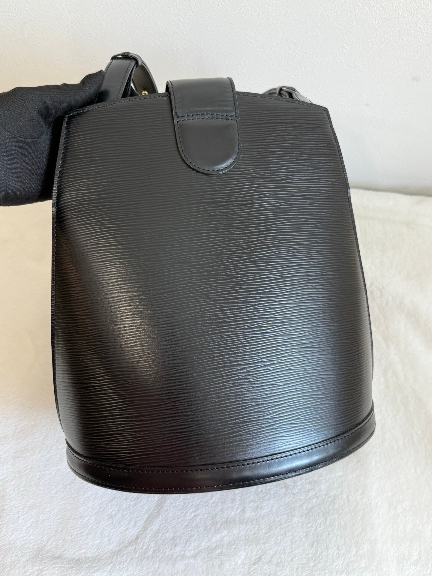 LOUIS VUITTON EPI Bucket Shoulder Bag