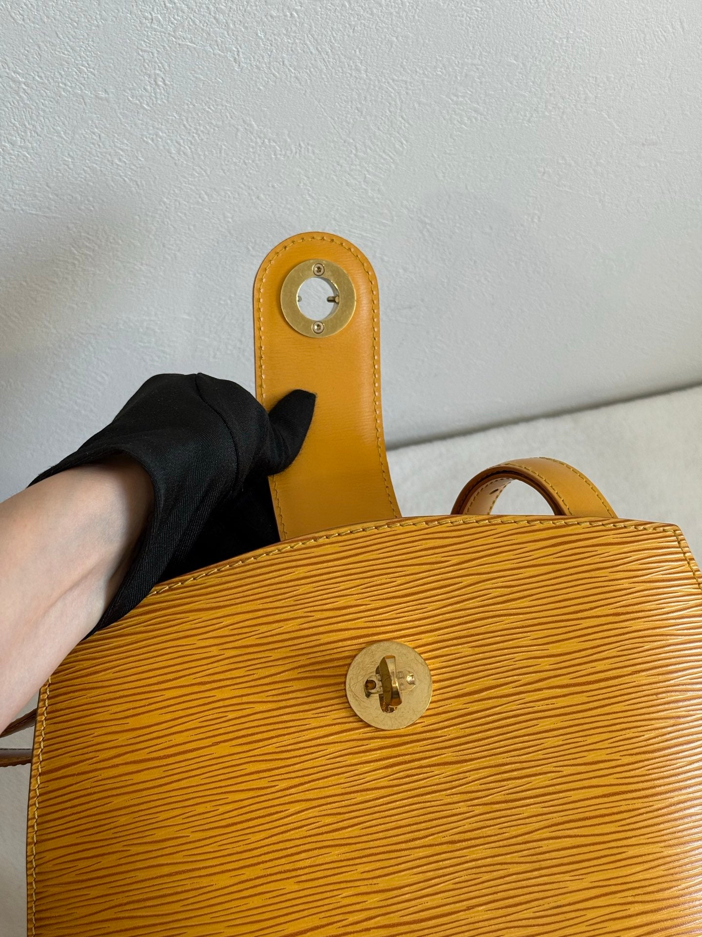 LOUIS VUITTON EPI Bucket Shoulder bag