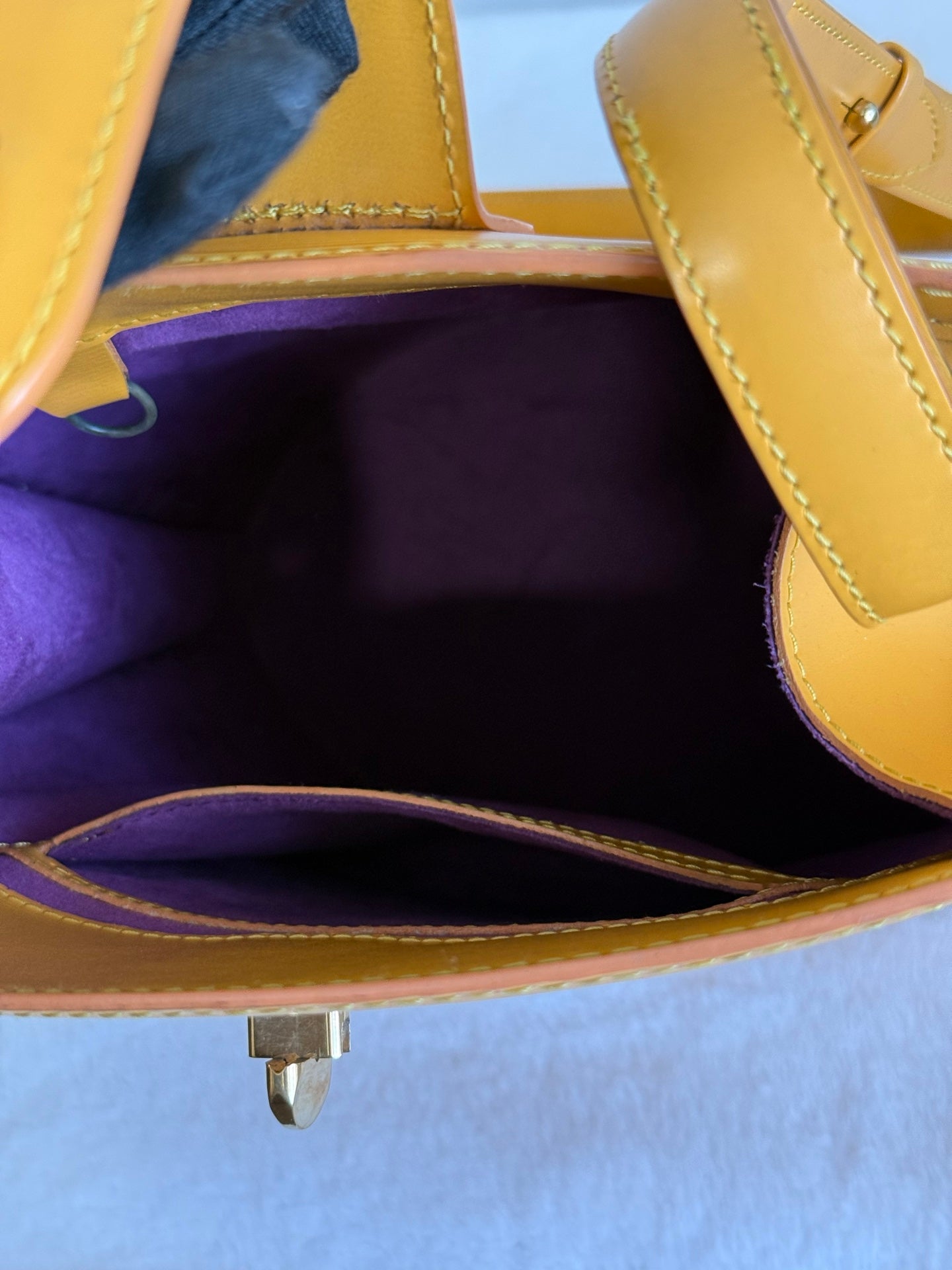 LOUIS VUITTON EPI Bucket Shoulder bag