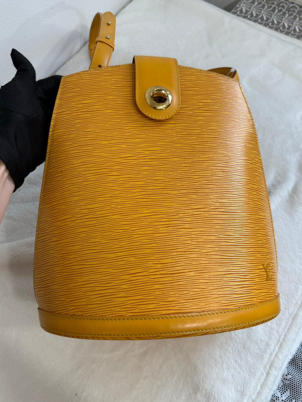 LOUIS VUITTON EPI Bucket Shoulder bag