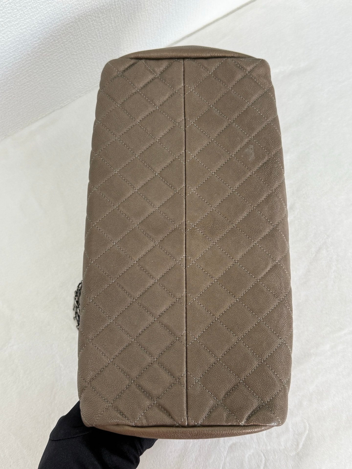 CHANEL Quilted Chain Bag