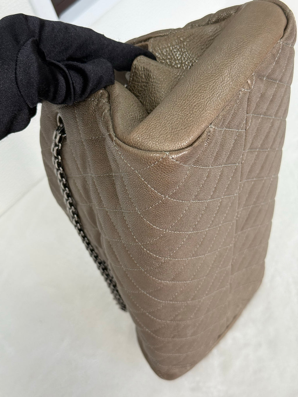 CHANEL Quilted Chain Bag