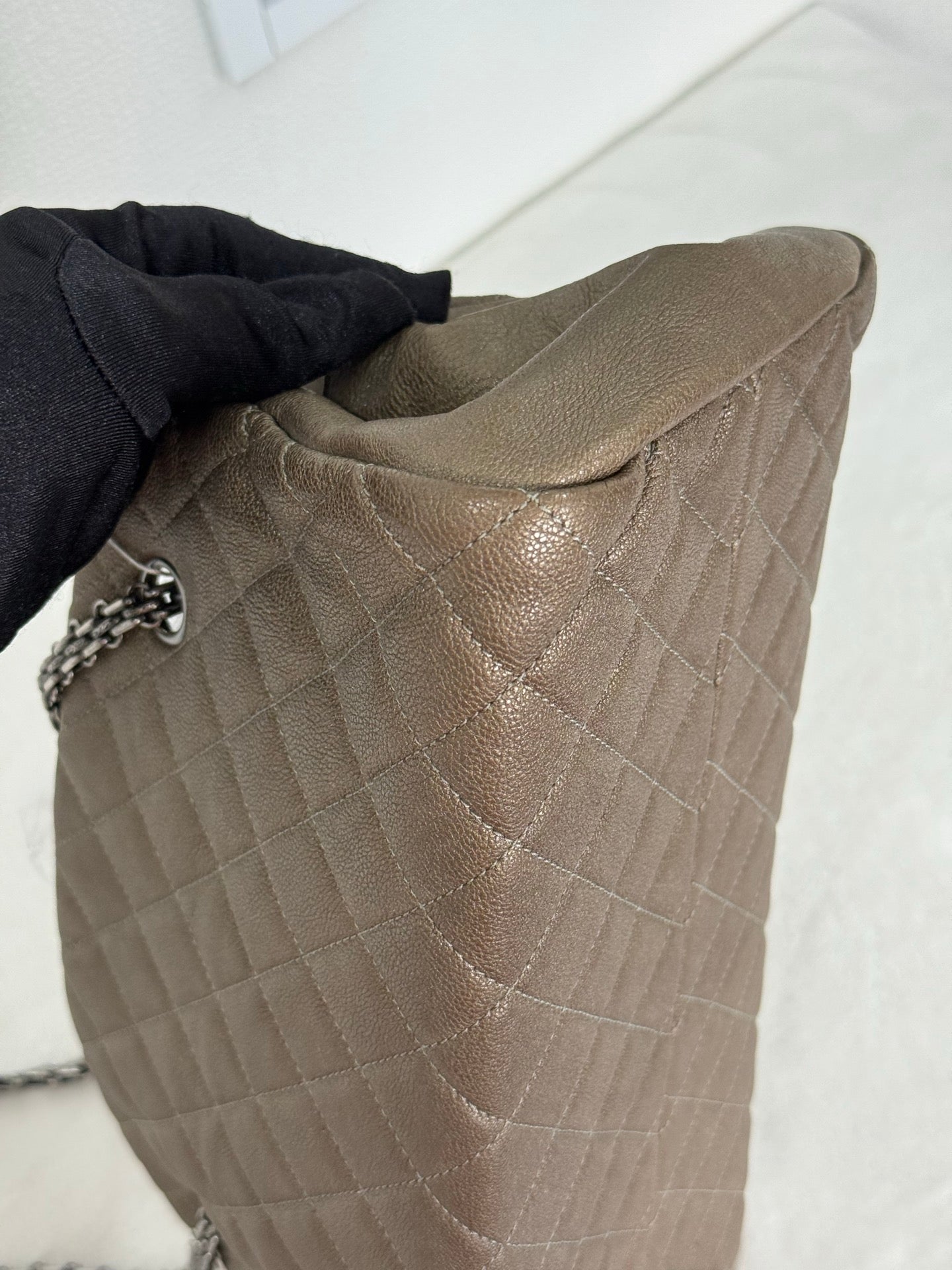 CHANEL Quilted Chain Bag