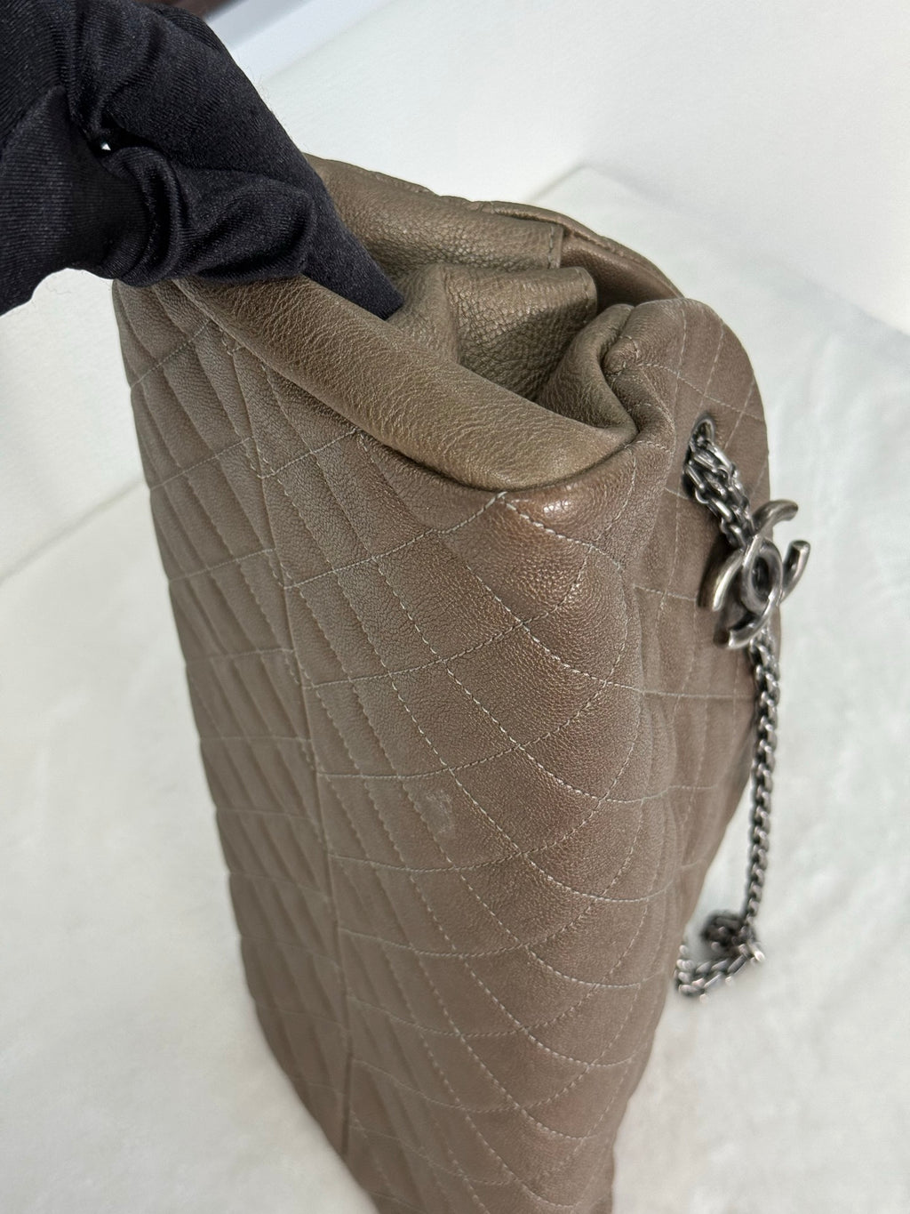 CHANEL Quilted Chain Bag