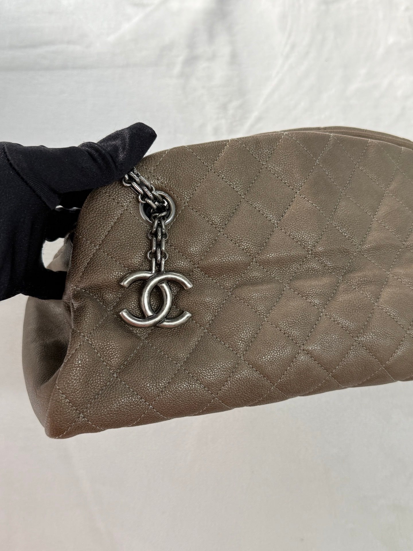 CHANEL Quilted Chain Bag
