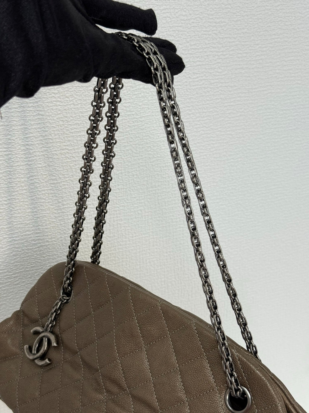 CHANEL Quilted Chain Bag