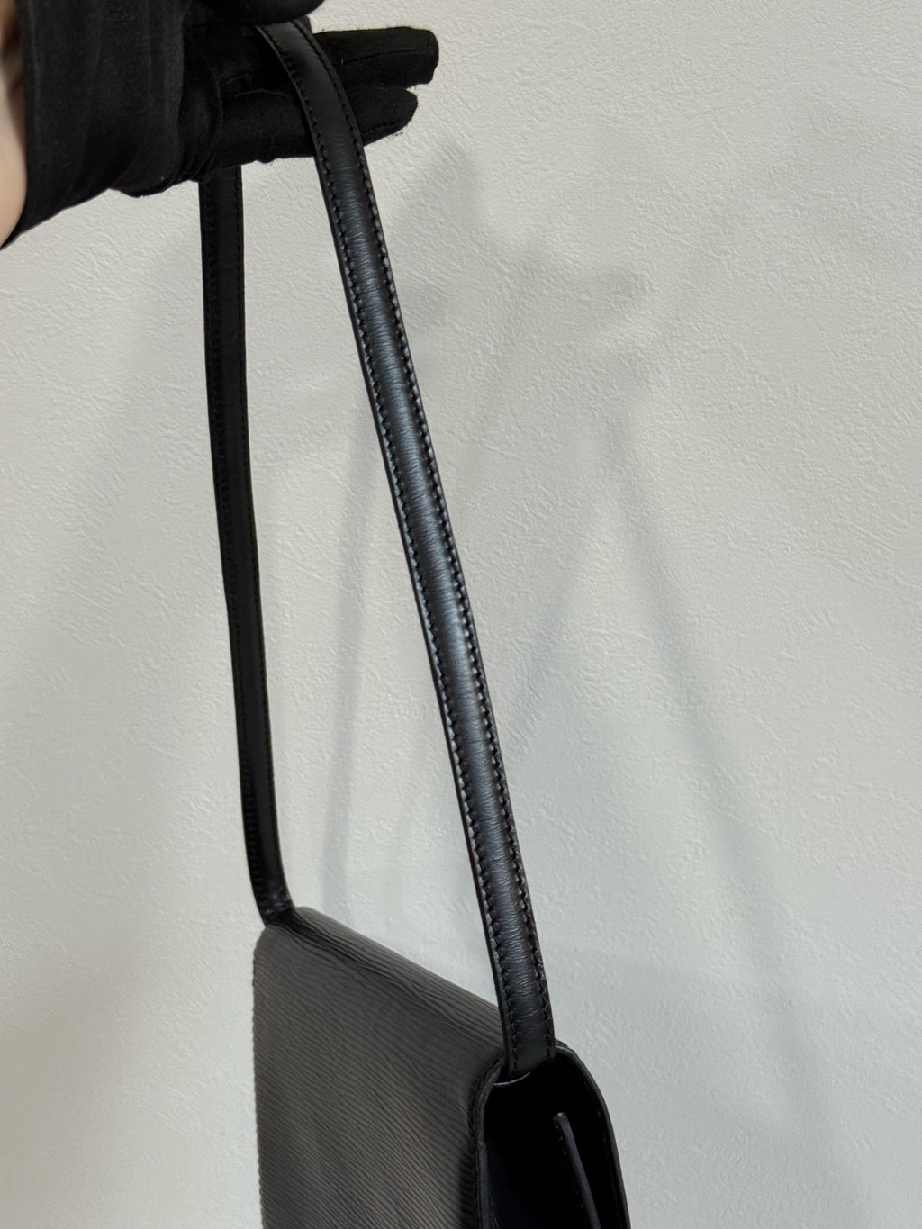 LOUIS VUITTON Shoulder Bag