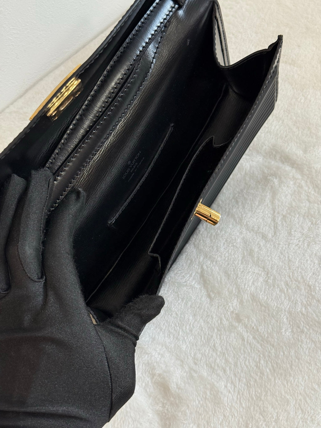 LOUIS VUITTON Shoulder Bag