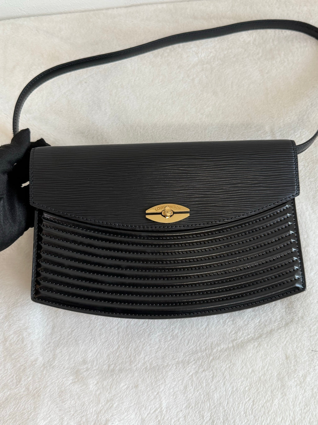 LOUIS VUITTON Shoulder Bag