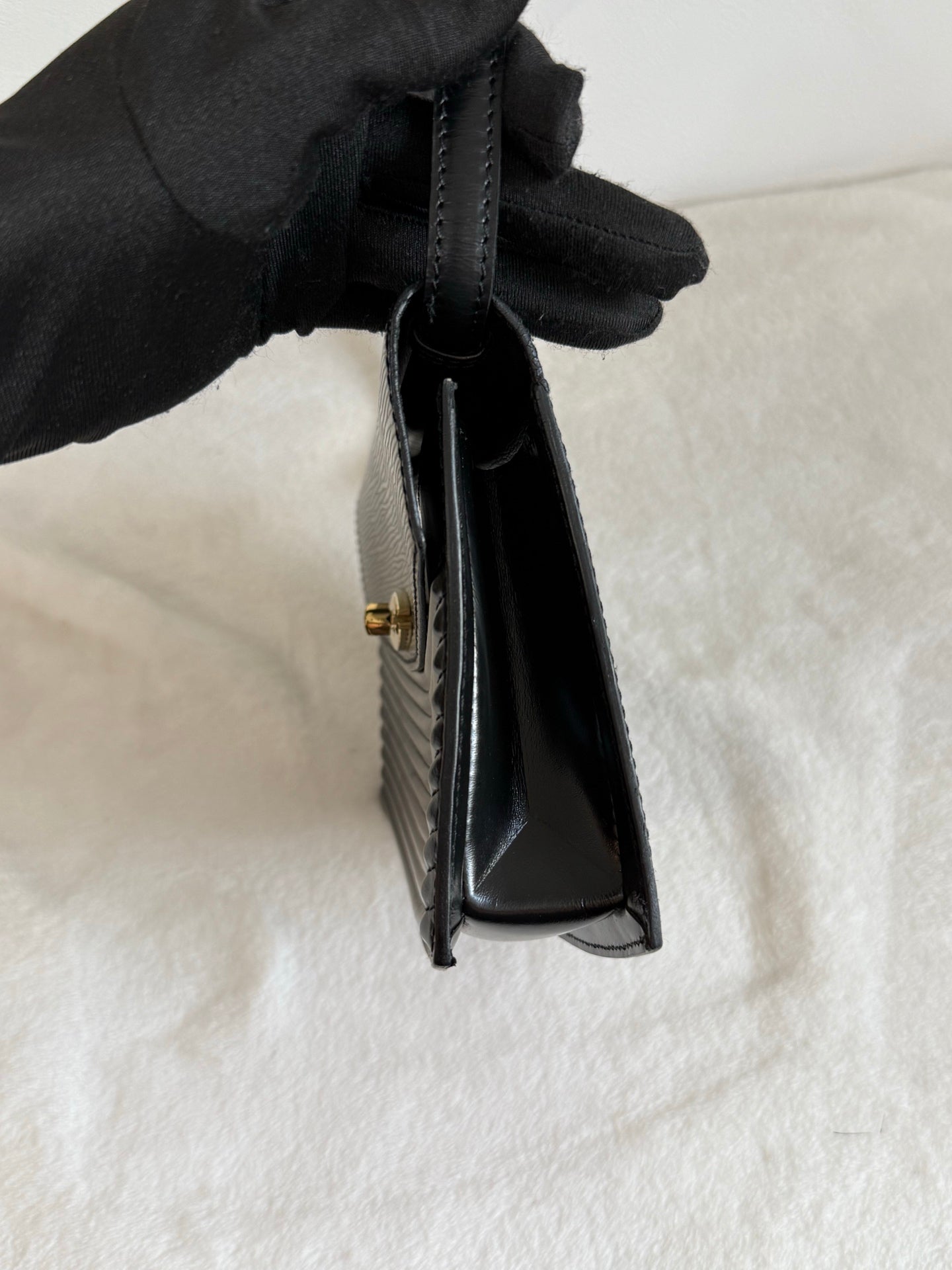LOUIS VUITTON Shoulder Bag