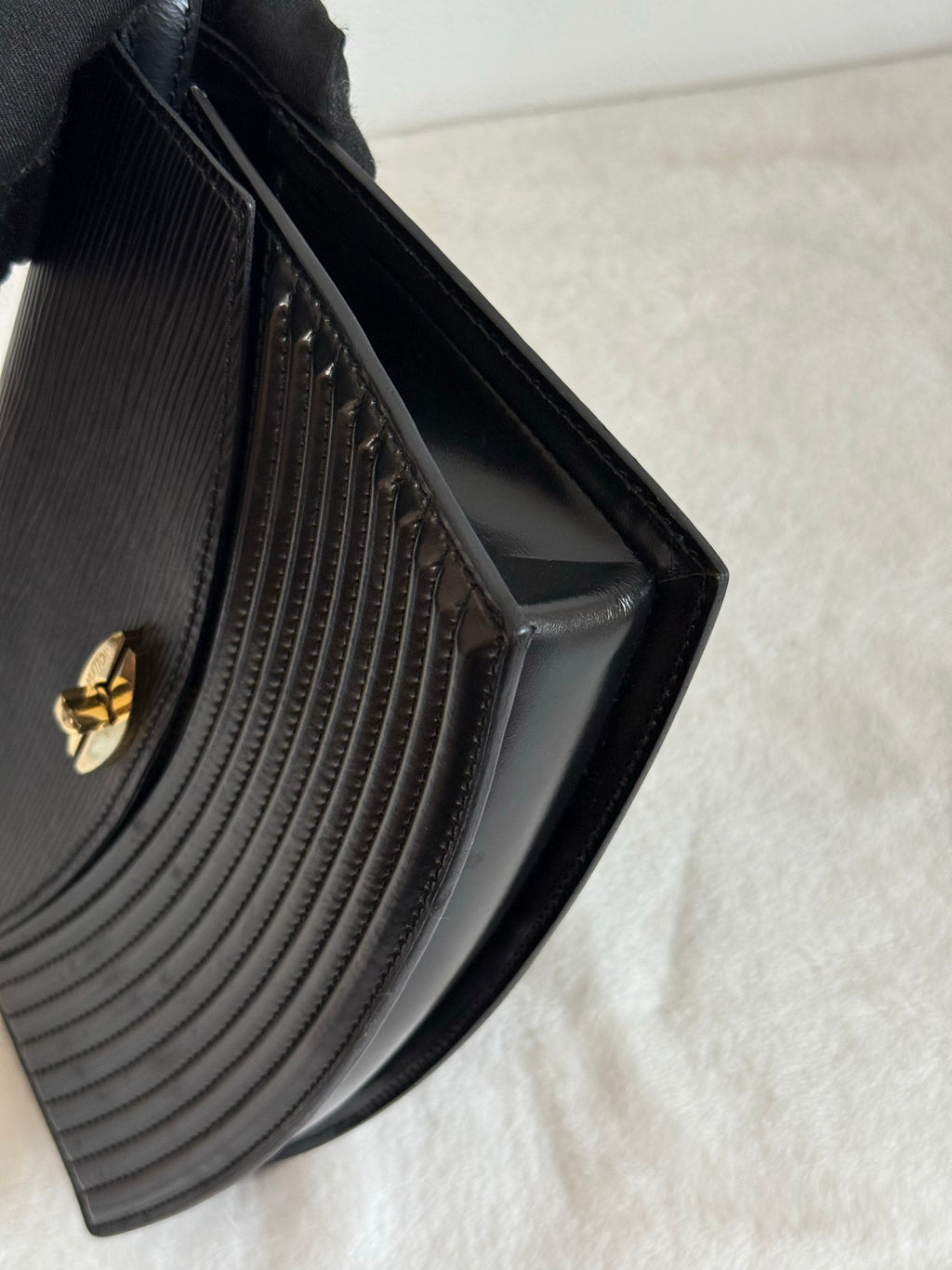 LOUIS VUITTON Shoulder Bag