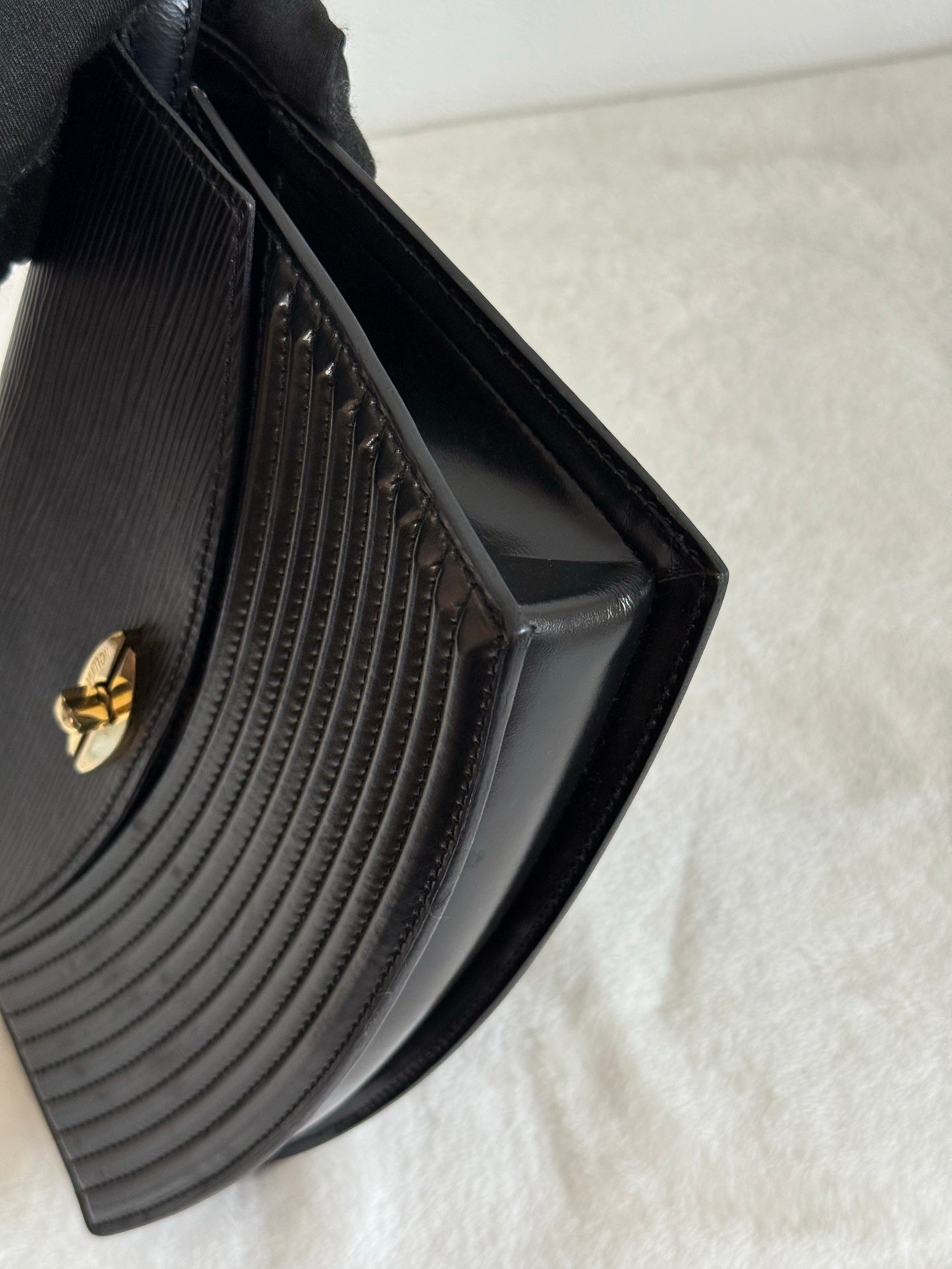 LOUIS VUITTON Shoulder Bag