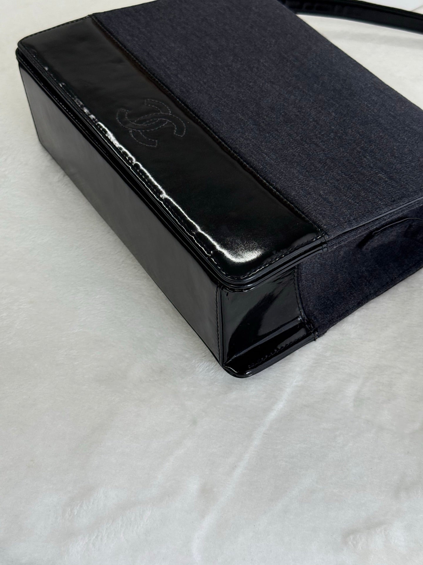 CHANEL Shoulder Bag