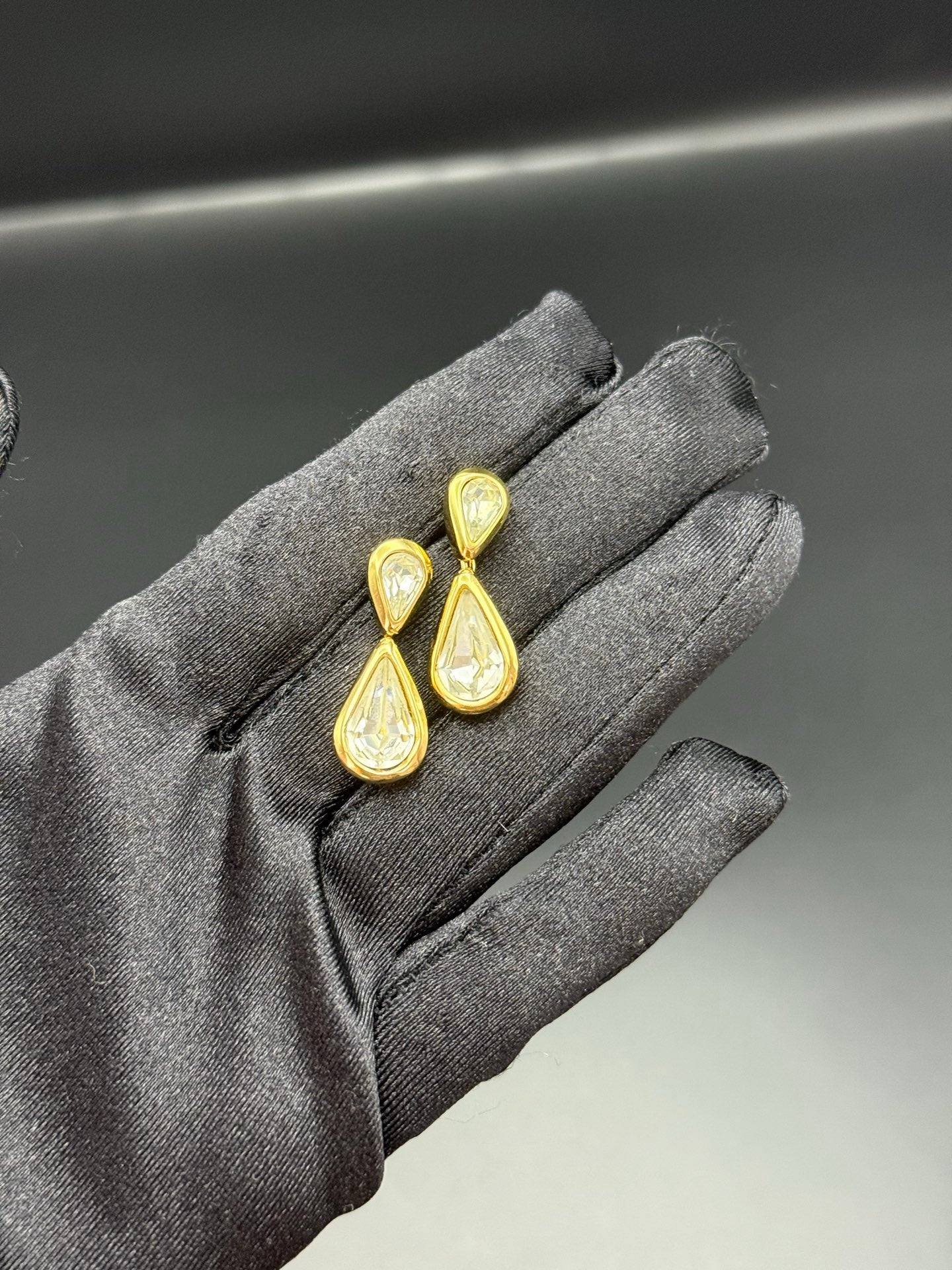 DIOR Vintage Raindrop-shaped Earring