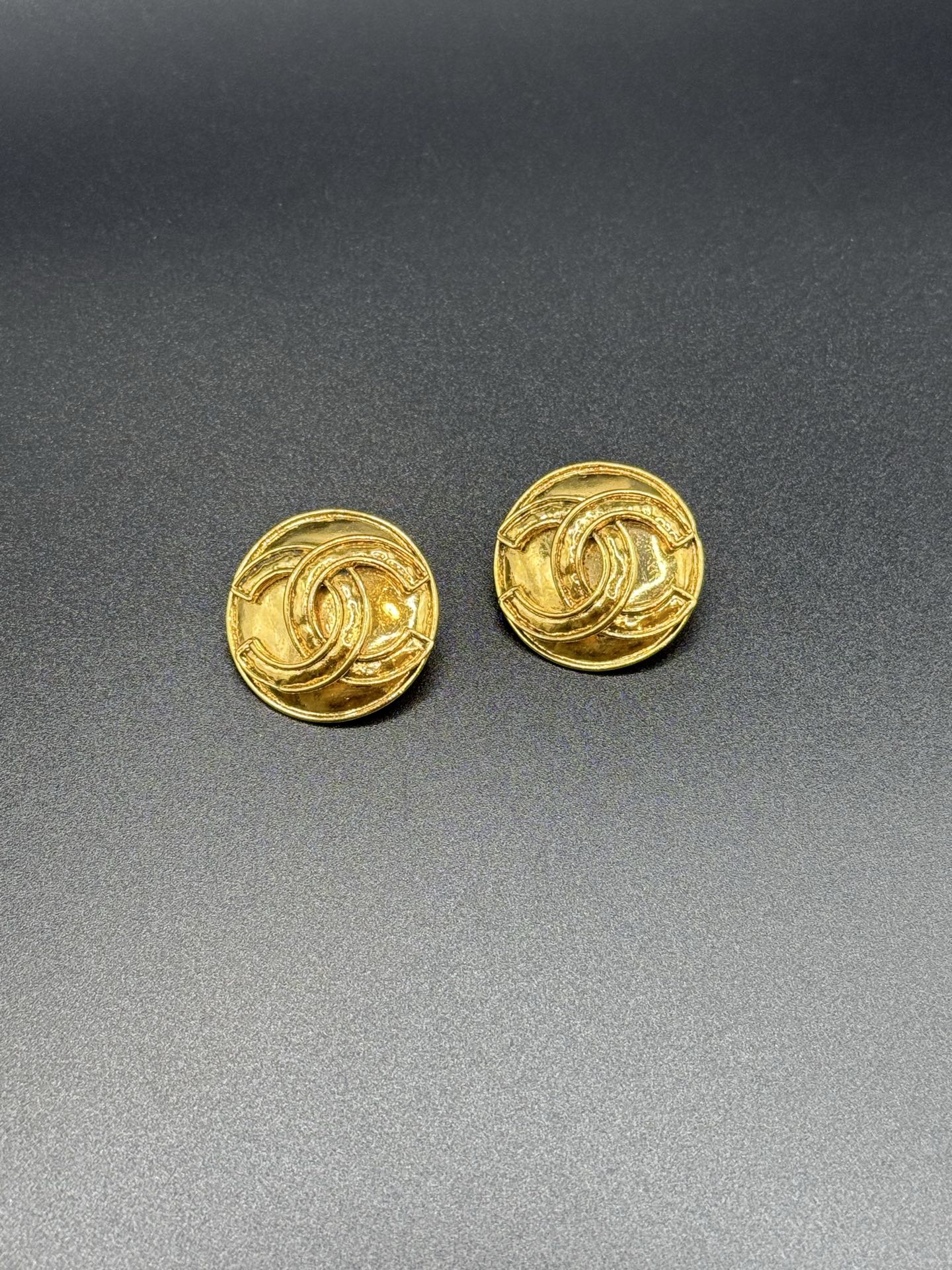 CHANEL Clip On Earring