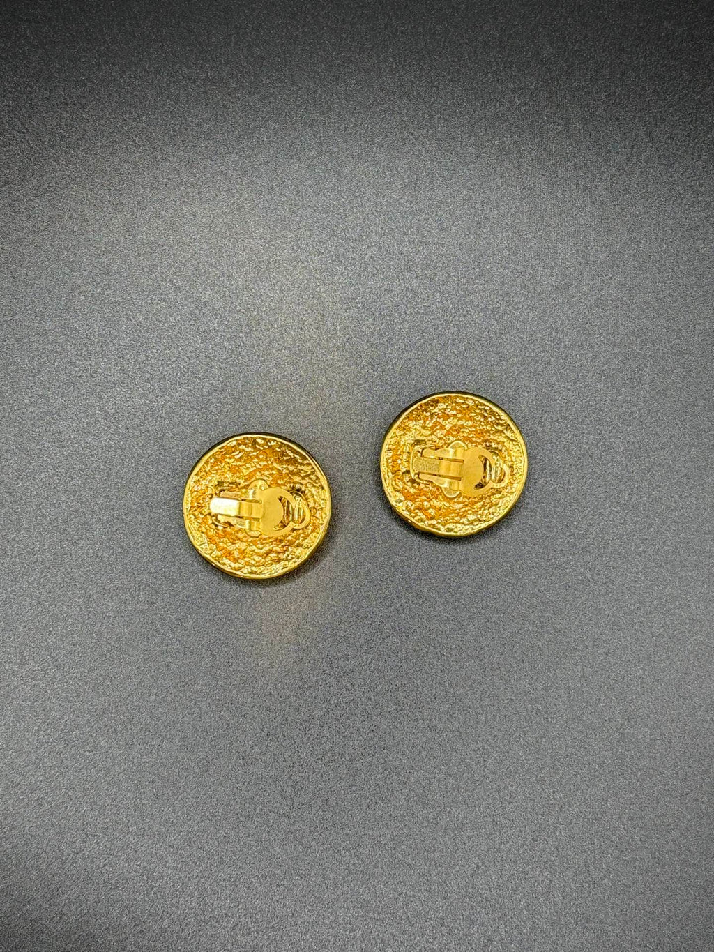 CHANEL Clip On Earring