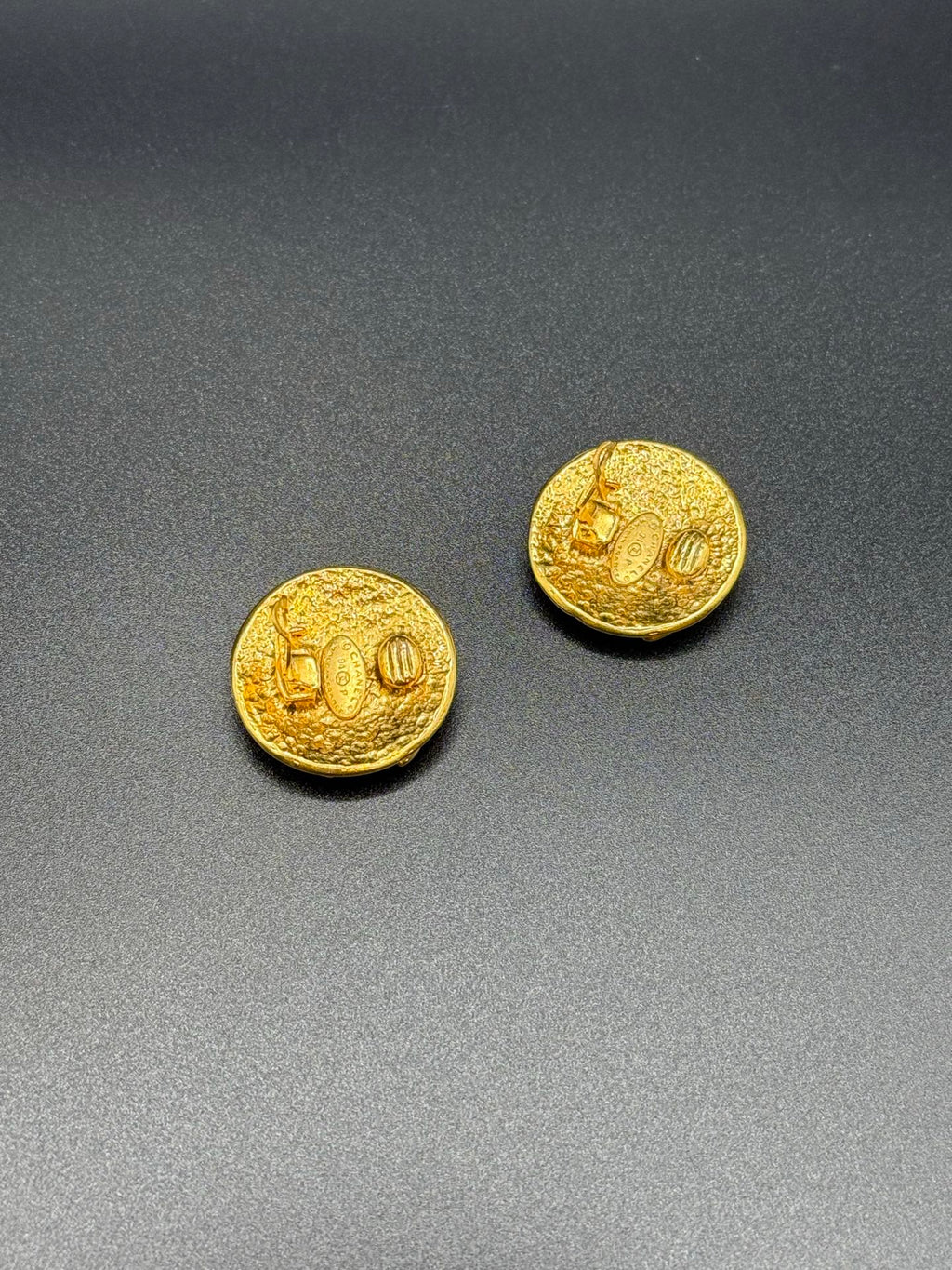 CHANEL Clip On Earring