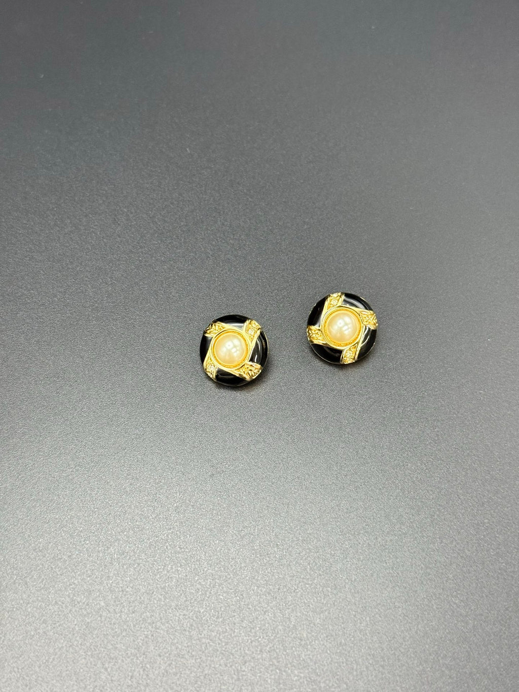 Dior Enamel Pearl Clip On Earring