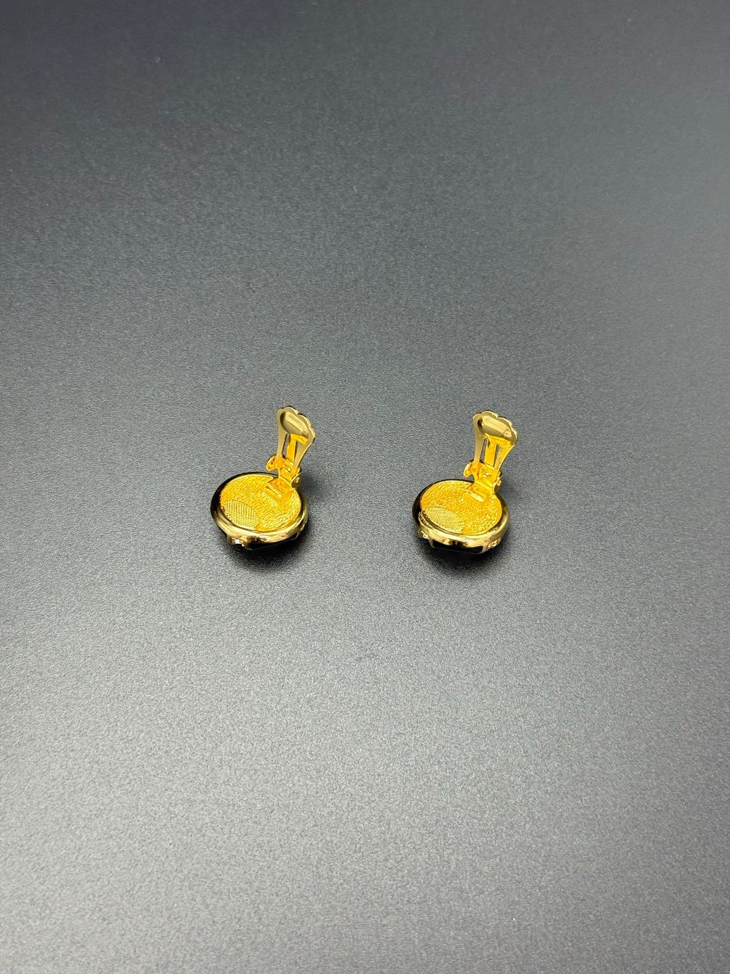 Dior Enamel Pearl Clip On Earring