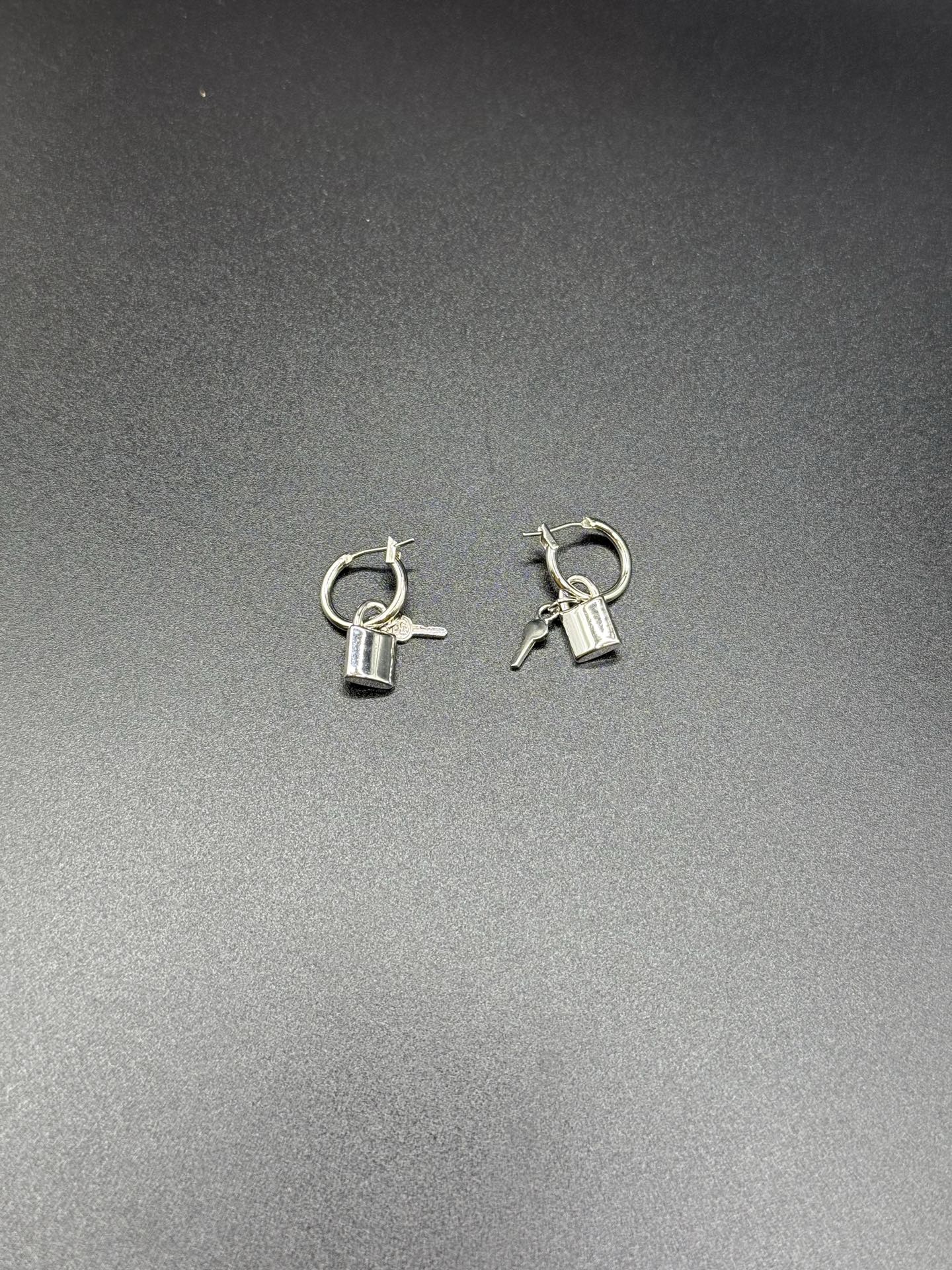 DIOR Lock-shaped Earring