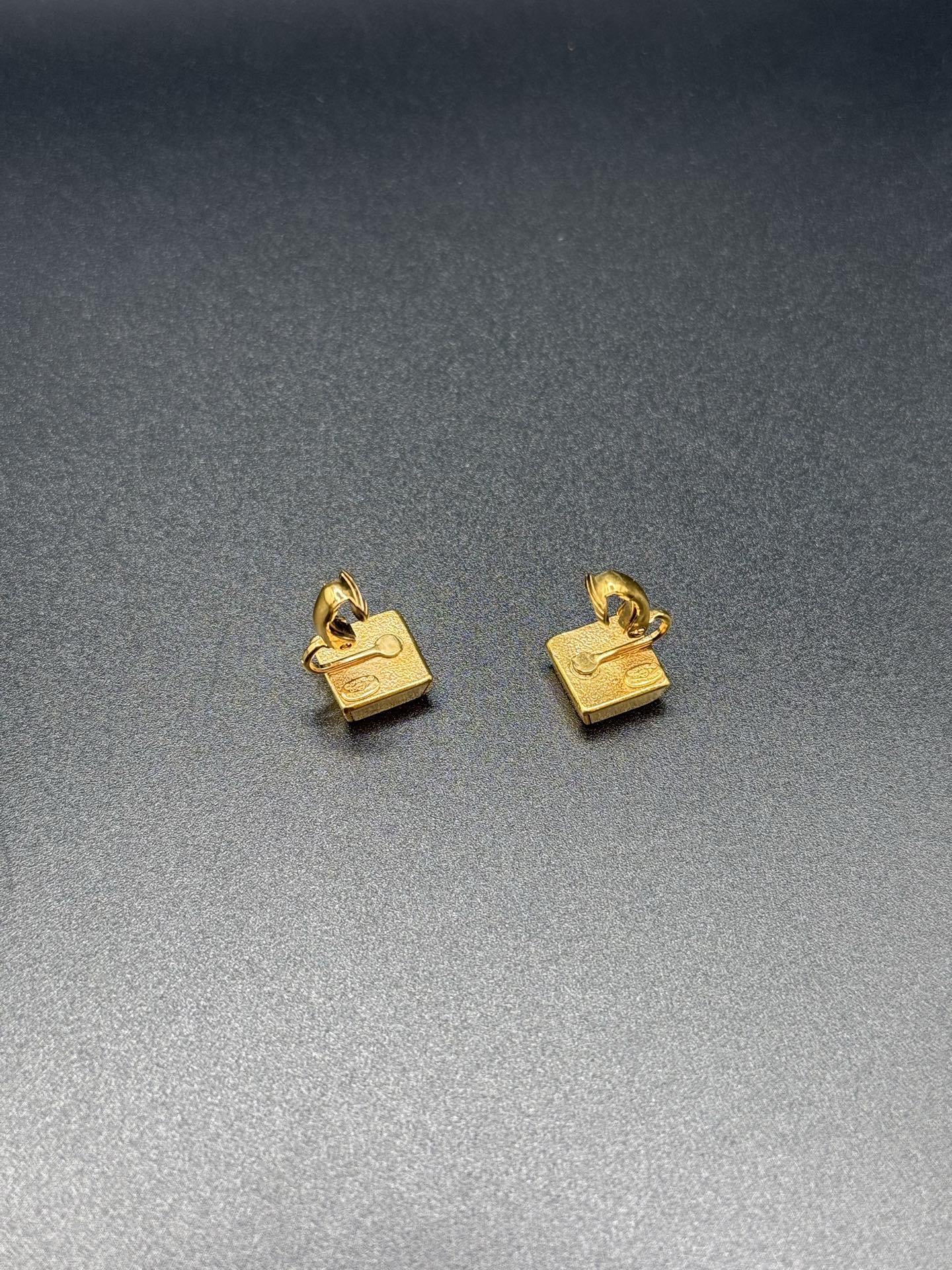 CHANEL Double-C Clips On Earring