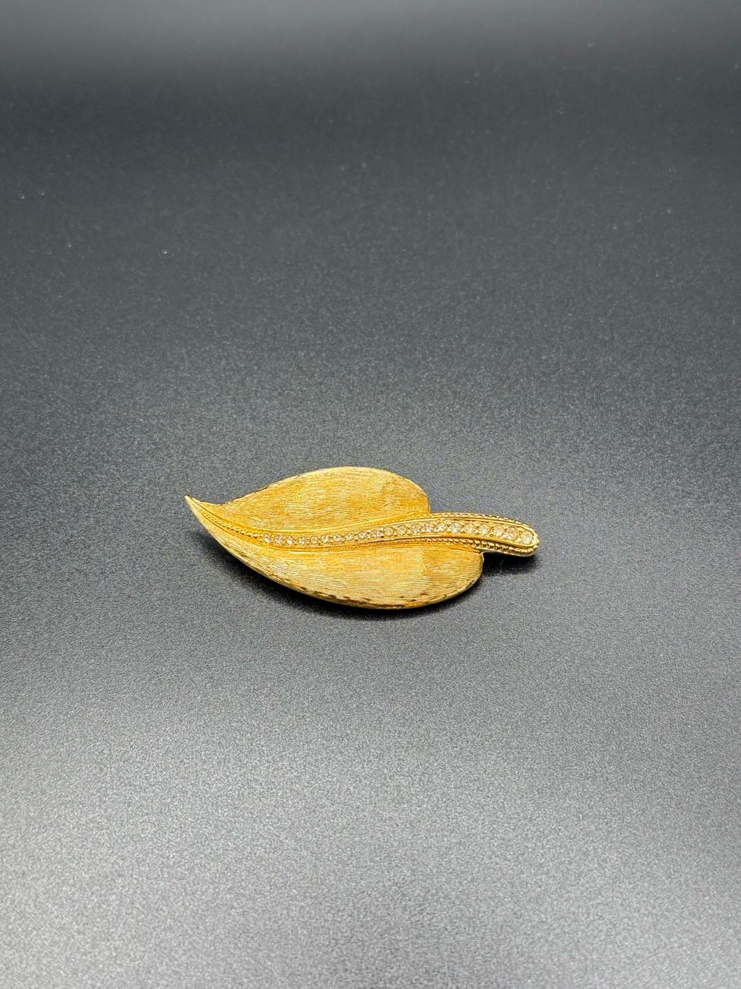 DIOR Leaf-shaped Brooch