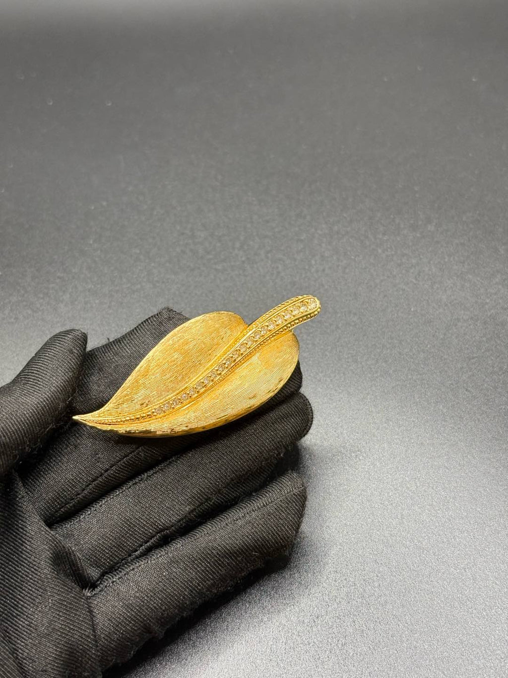 DIOR Leaf-shaped Brooch