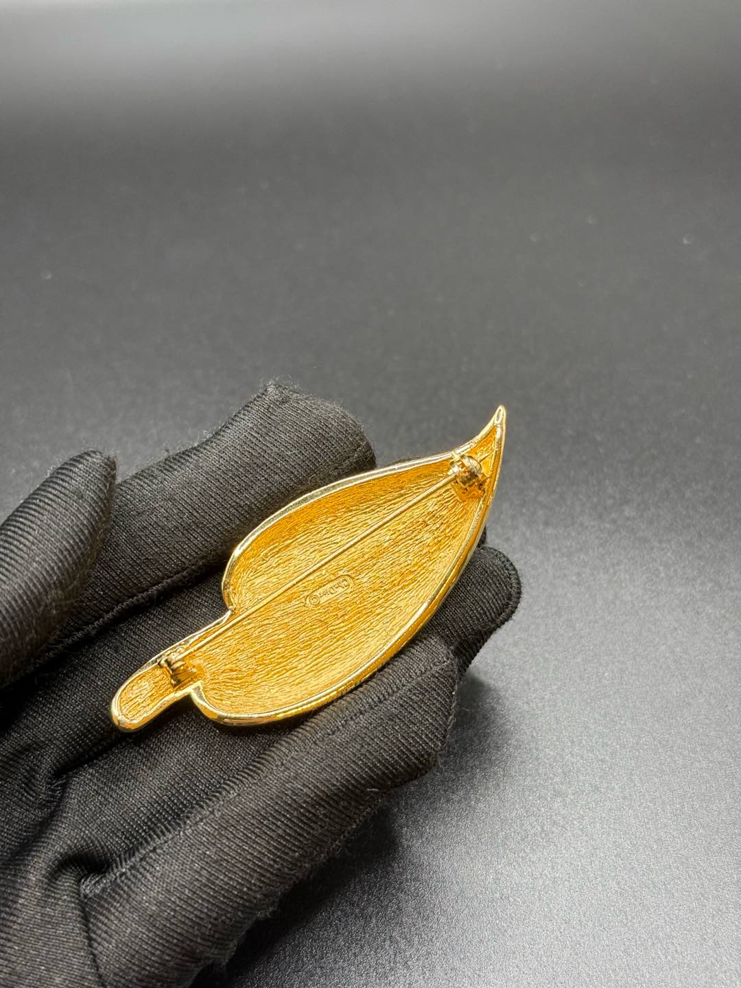 DIOR Leaf-shaped Brooch