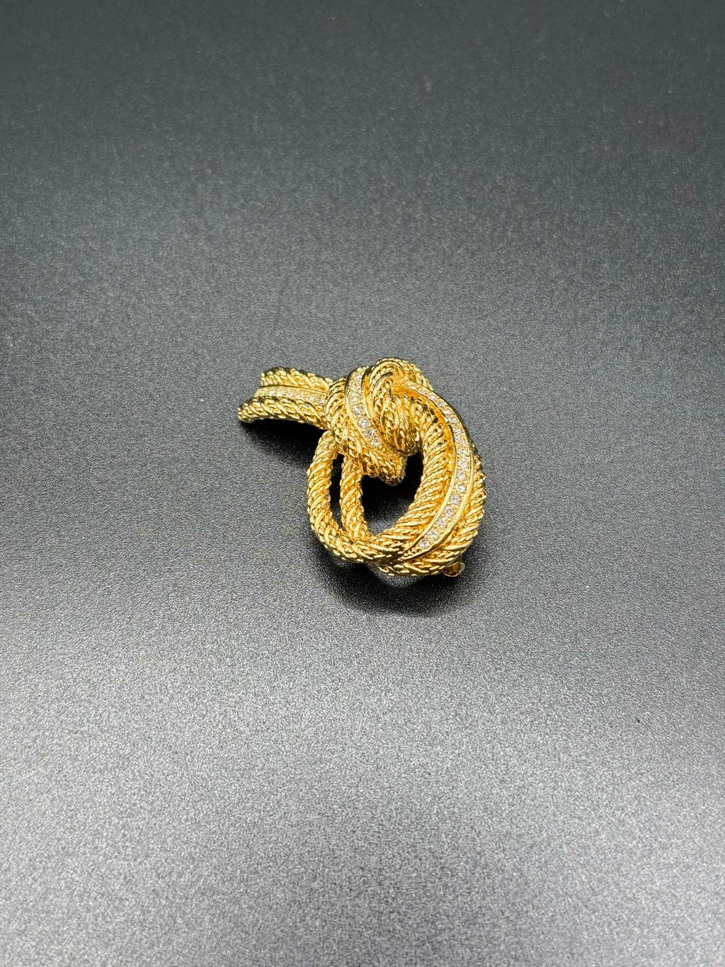 DIOR Rhinestone Rope-Knot Link Brooch