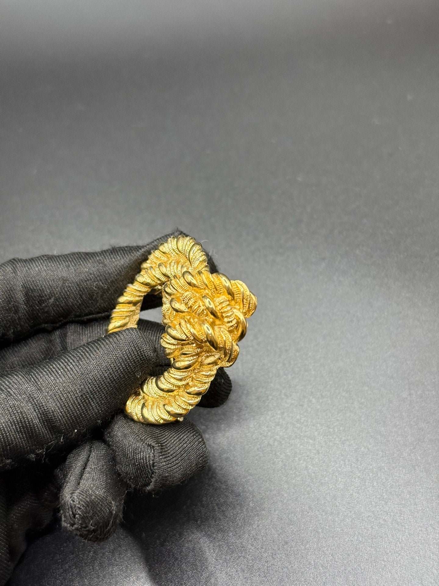 DIOR  Rope-Knot Link Brooch