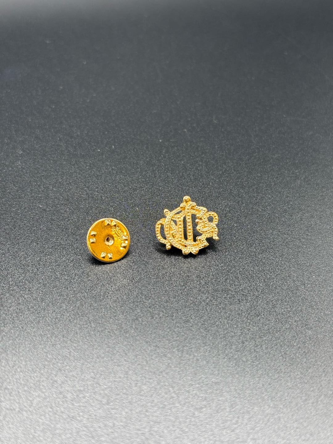 DIOR Mini Pumpkin Carriage Pin