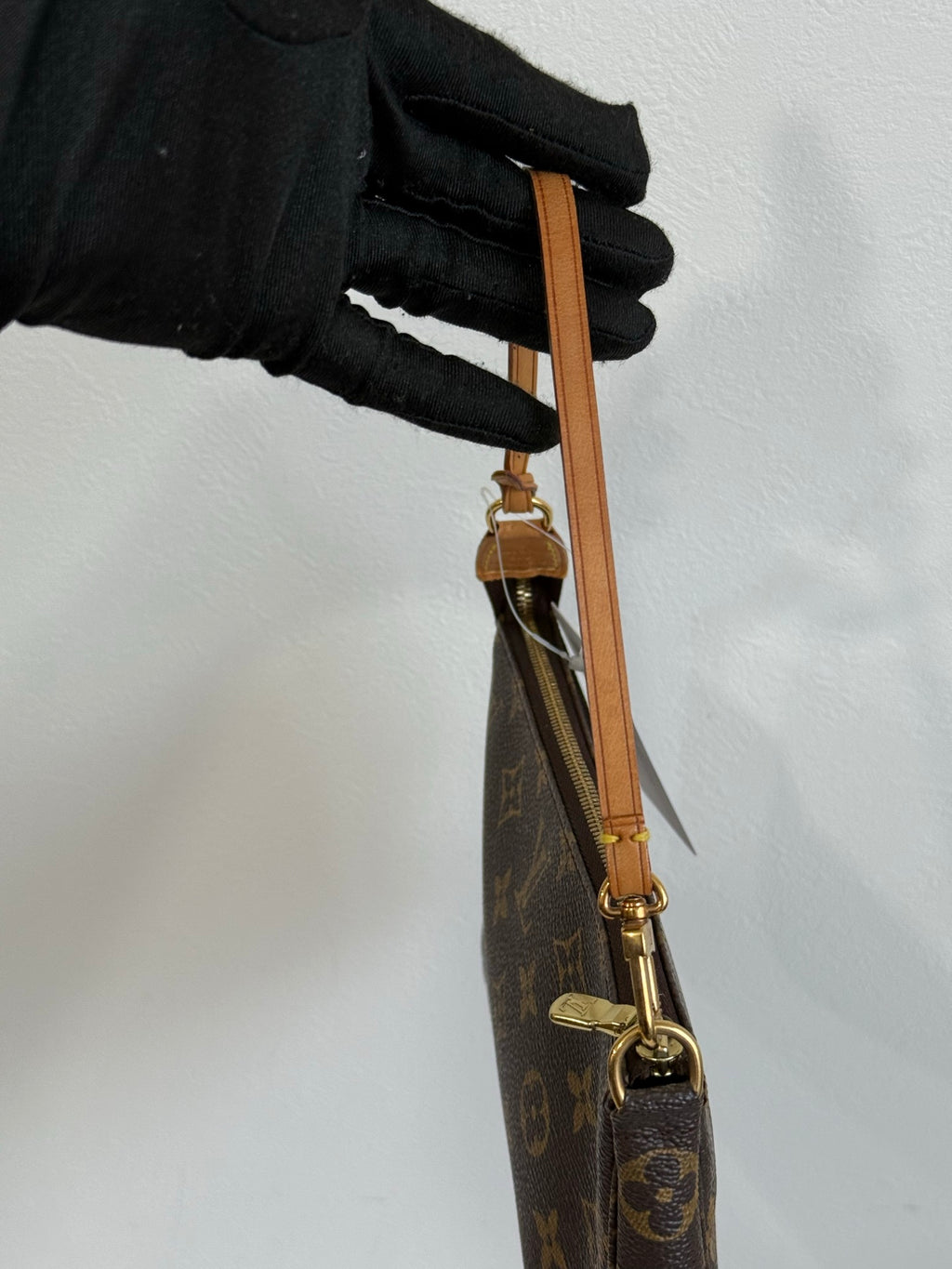 LOUIS VUITTON Pochette Accessoires Monogram