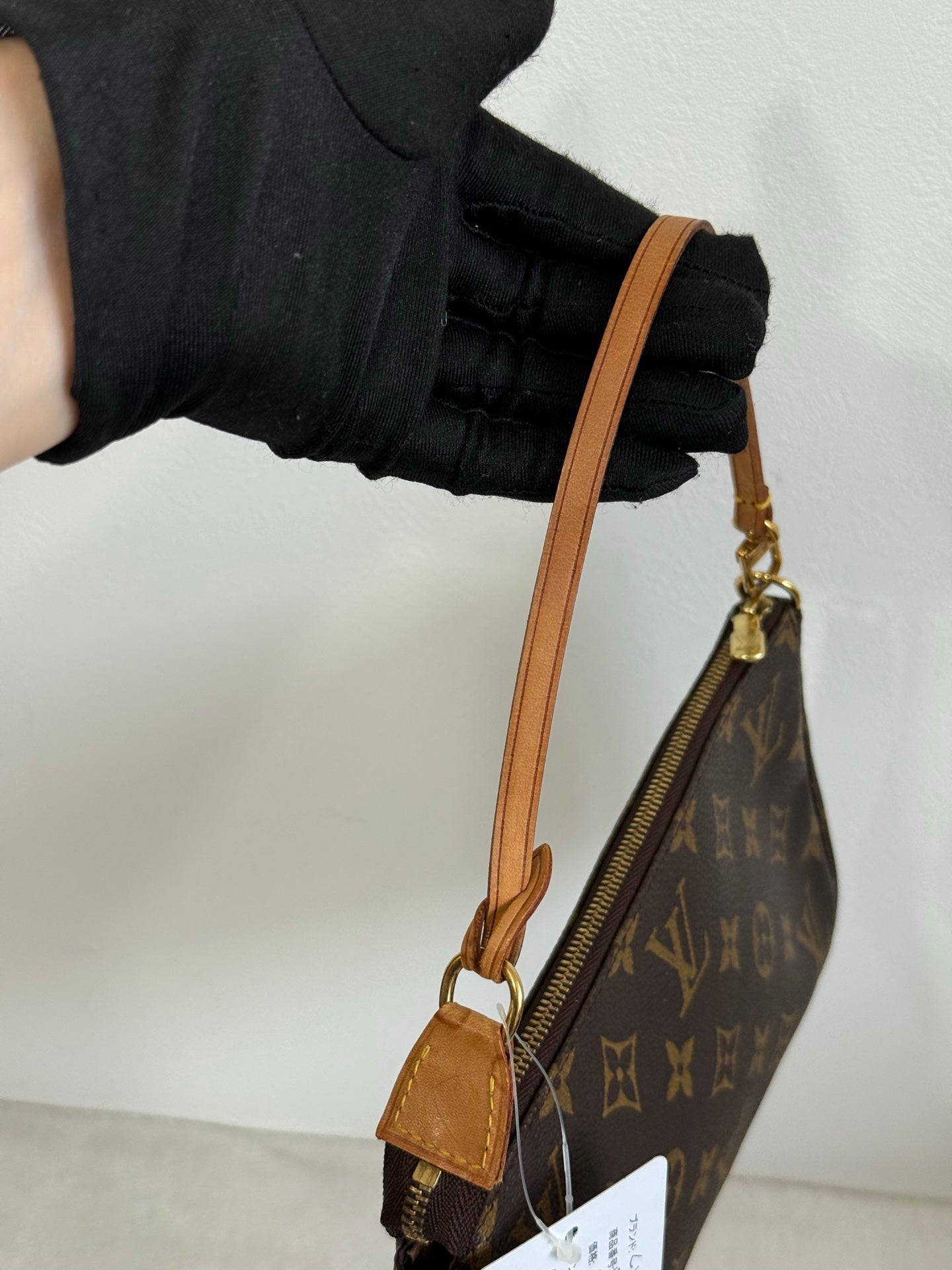 LOUIS VUITTON Pochette Accessoires Monogram