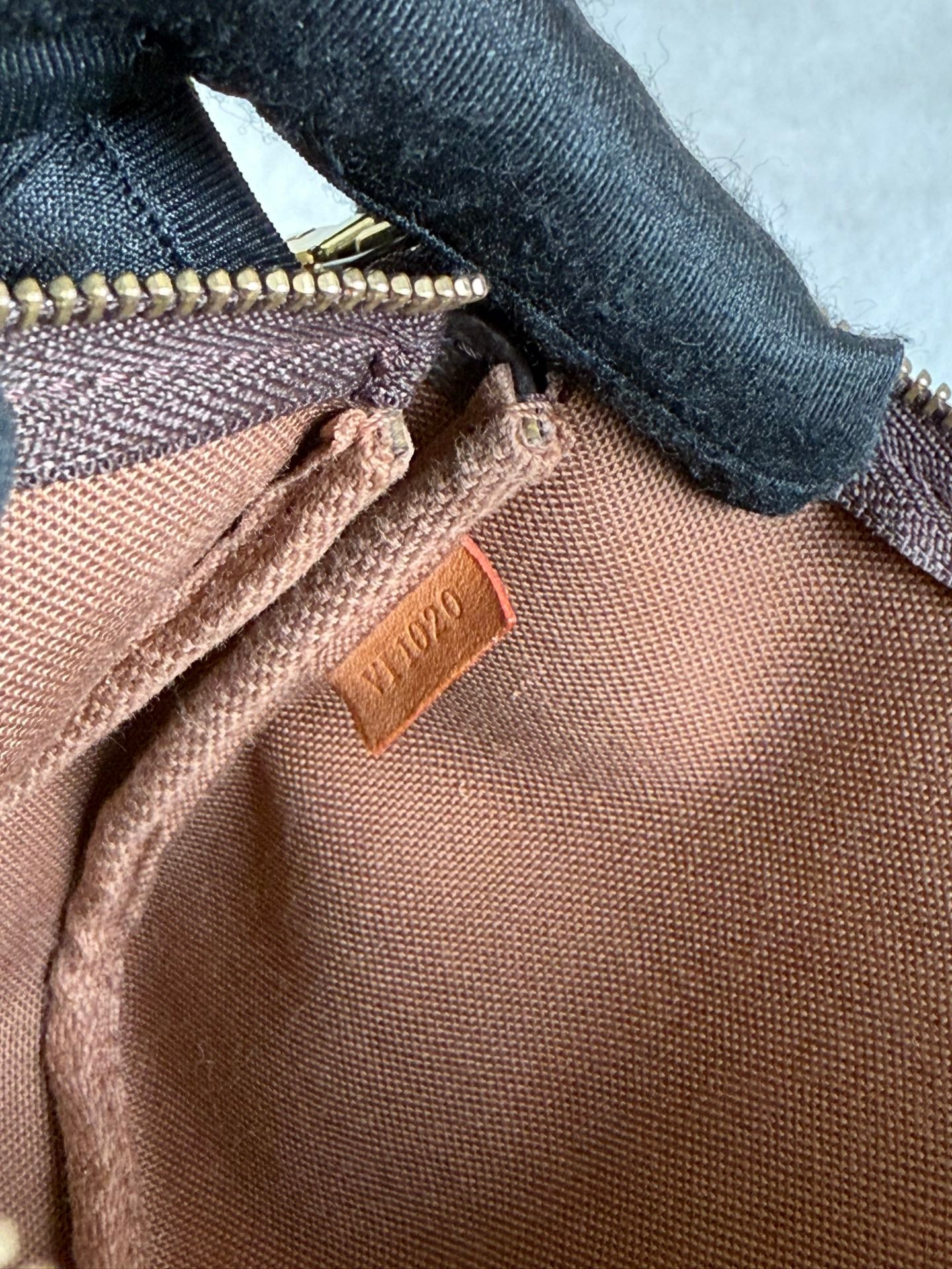 LOUIS VUITTON Pochette Accessoires Monogram