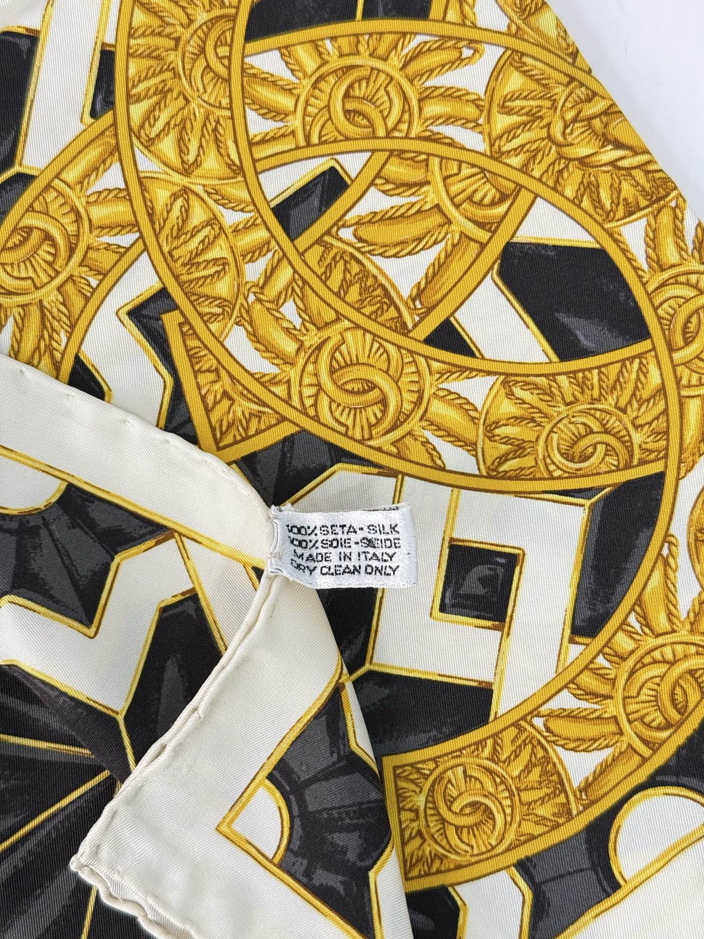 CHANEL Cococ Mark Scarf