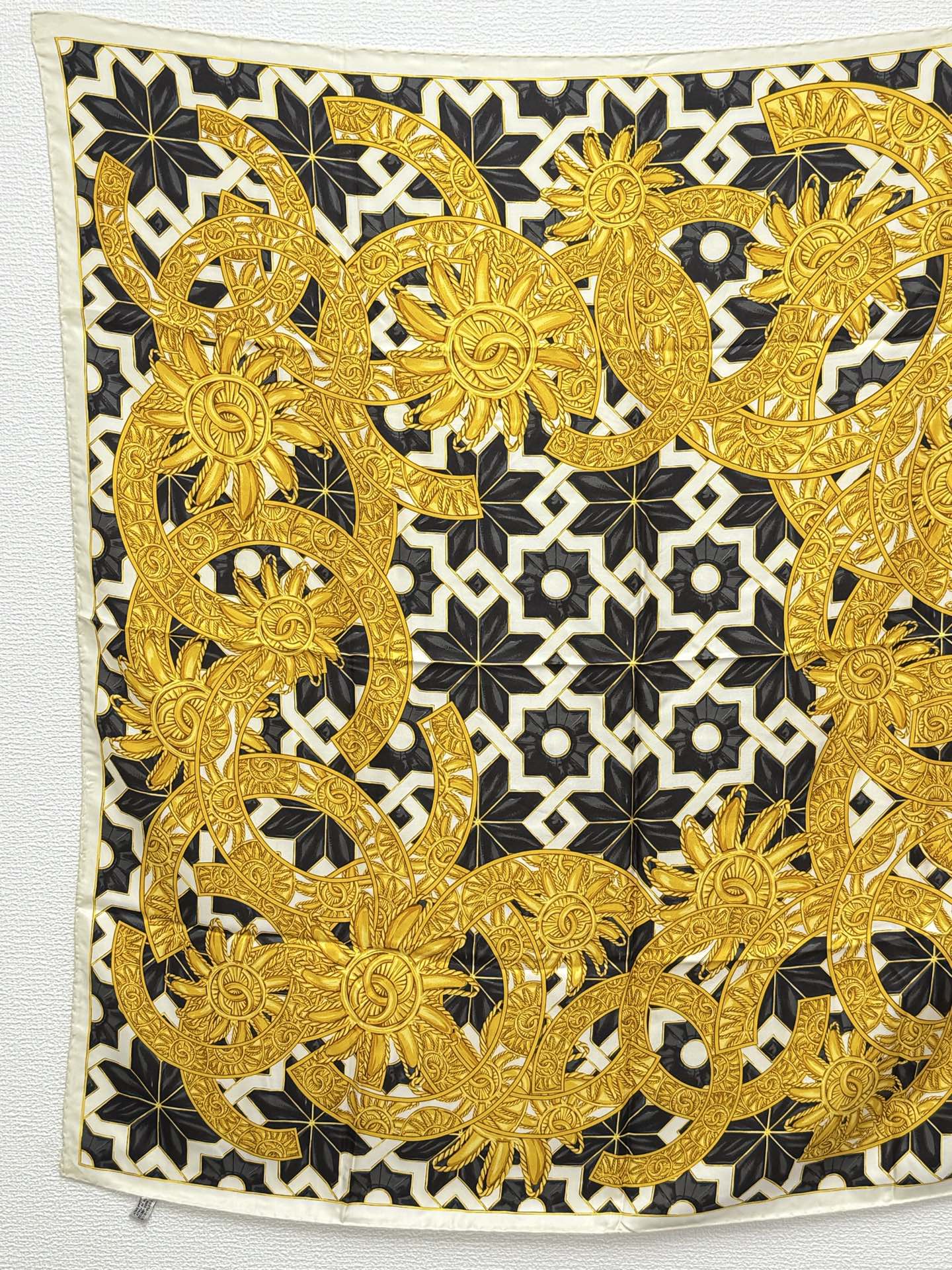 CHANEL Cococ Mark Scarf