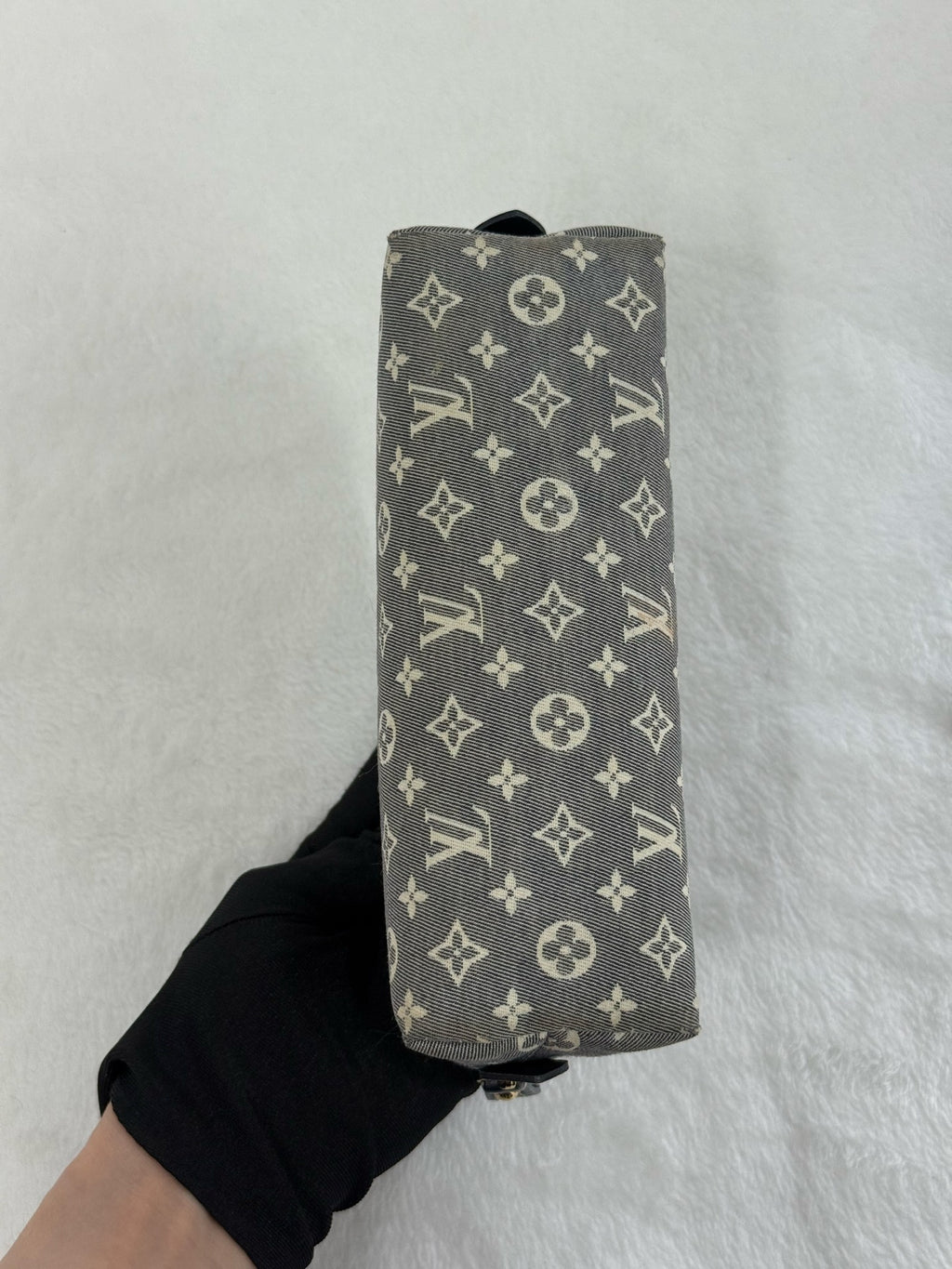 LOUIS VUITTON Pochette Cosmetique Monogram Idylle Canvas