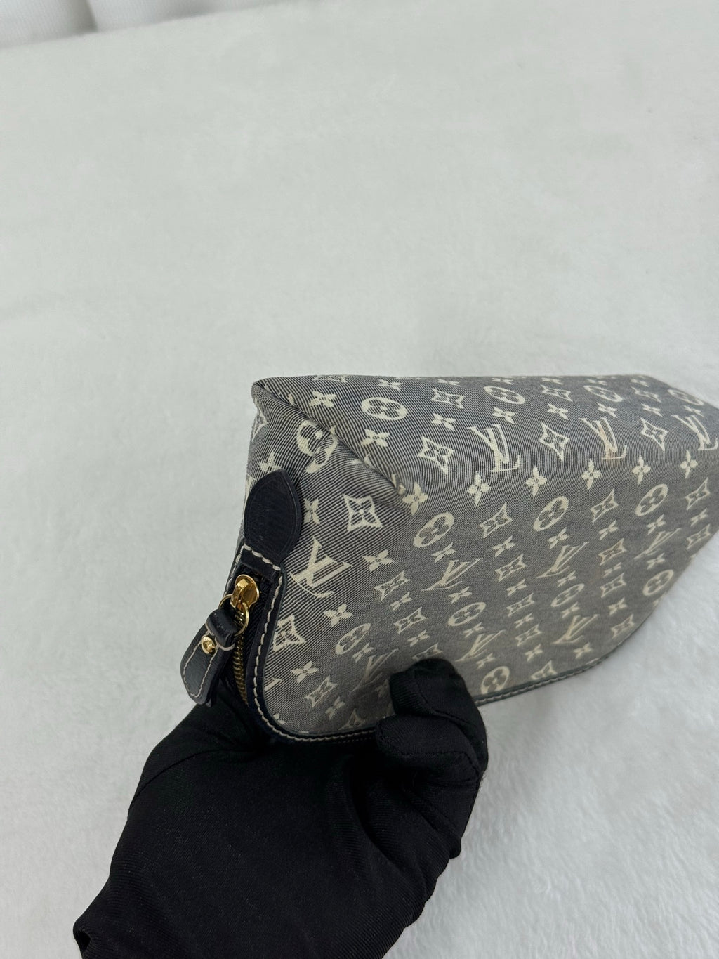 LOUIS VUITTON Pochette Cosmetique Monogram Idylle Canvas