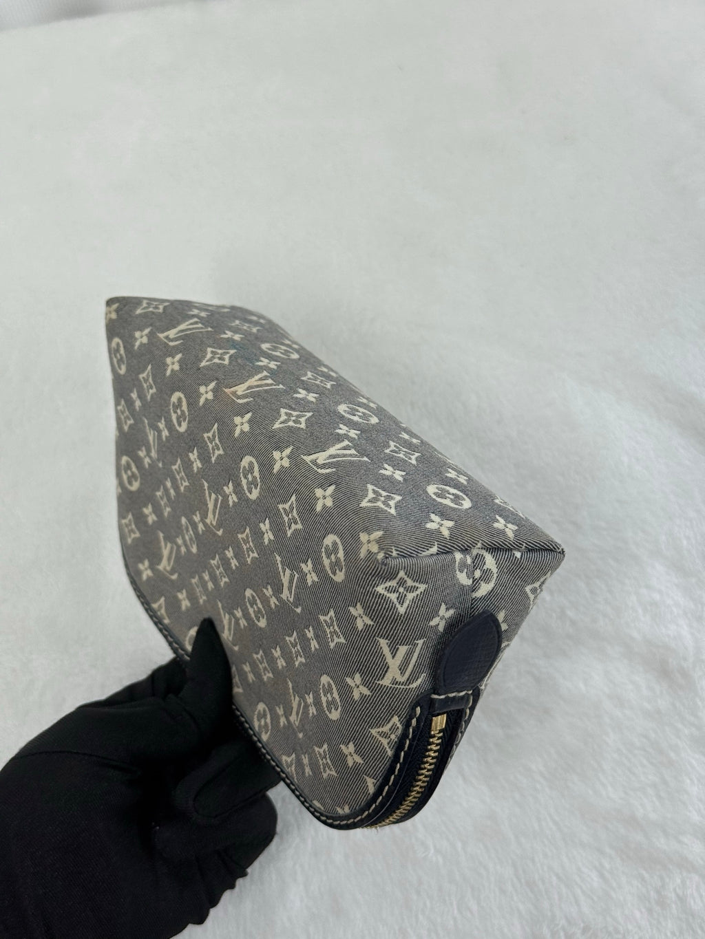 LOUIS VUITTON Pochette Cosmetique Monogram Idylle Canvas